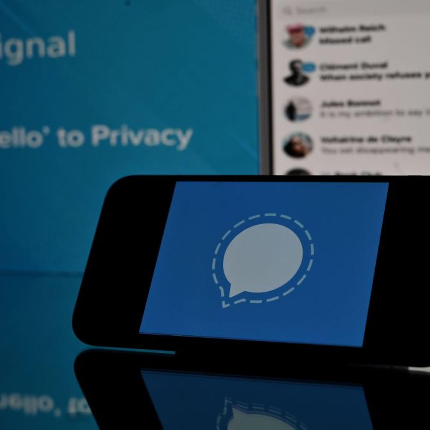 FRANCE-US-INTERNET-WHATSAPP-SIGNAL