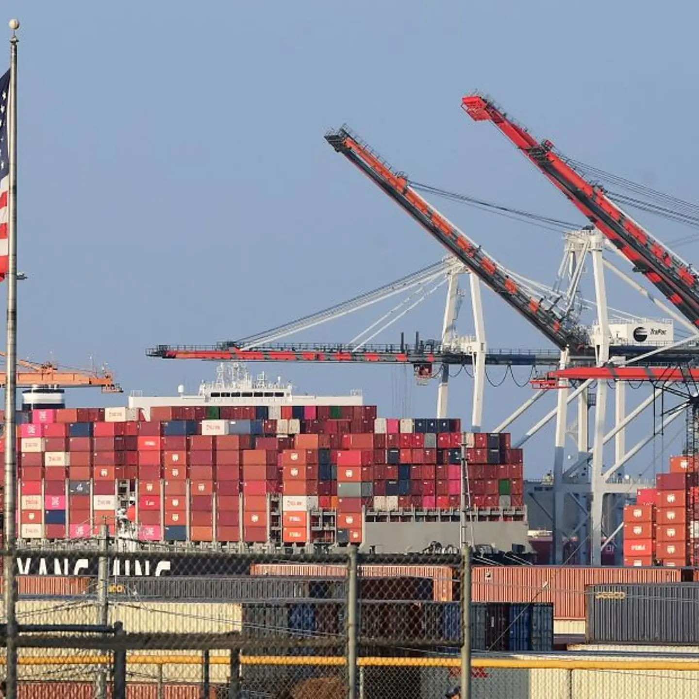 US-ECONOMY-SHIPPING