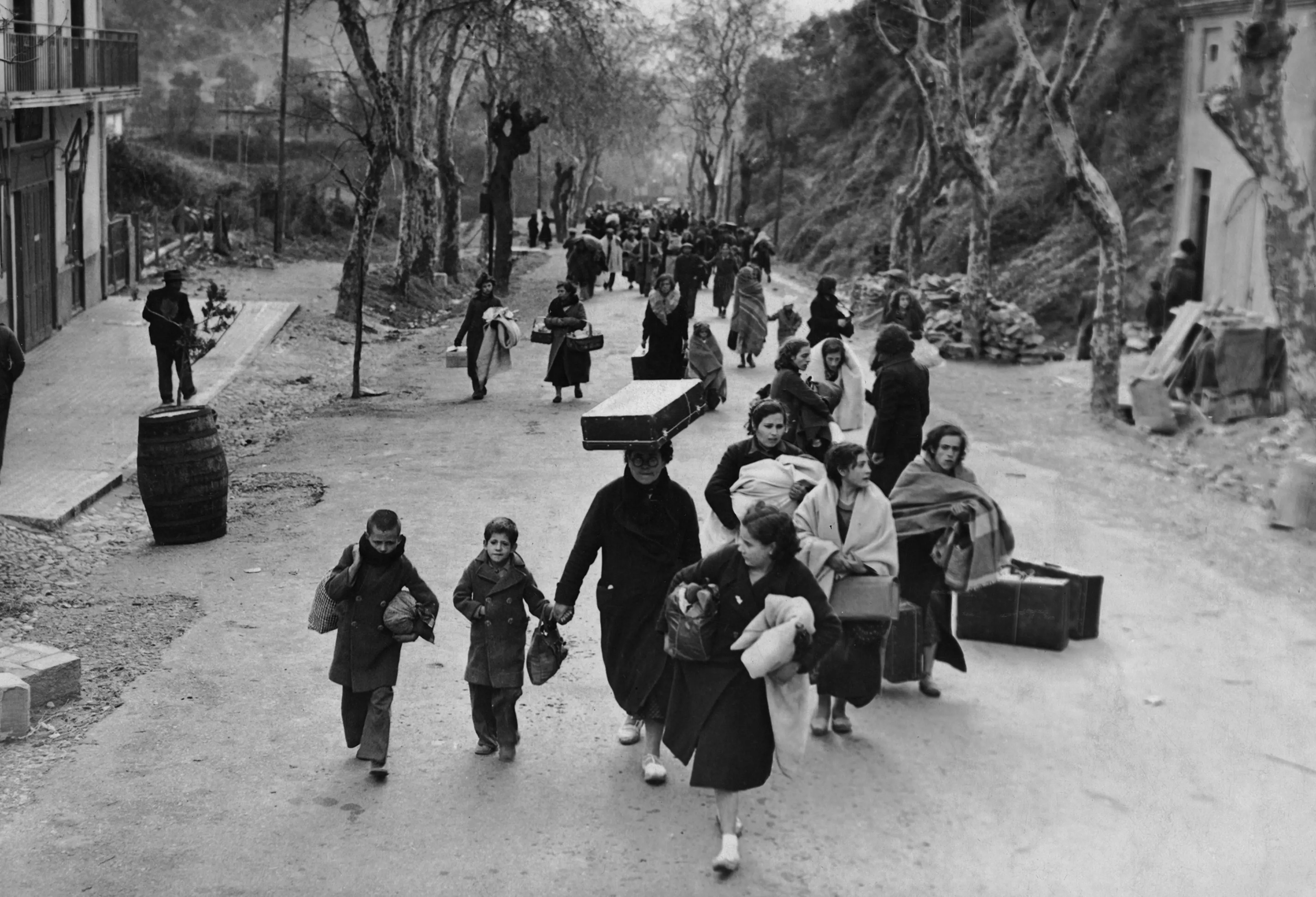 Refugees flee Paris in 1940.