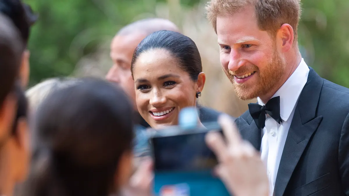 Prince Harry and Meghan Deny Neighbors' 'Guidelines' Rumors