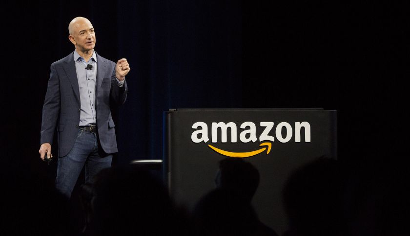 Amazon CEO Bezos Introduces Smartphone to Take on Apple, Samsung