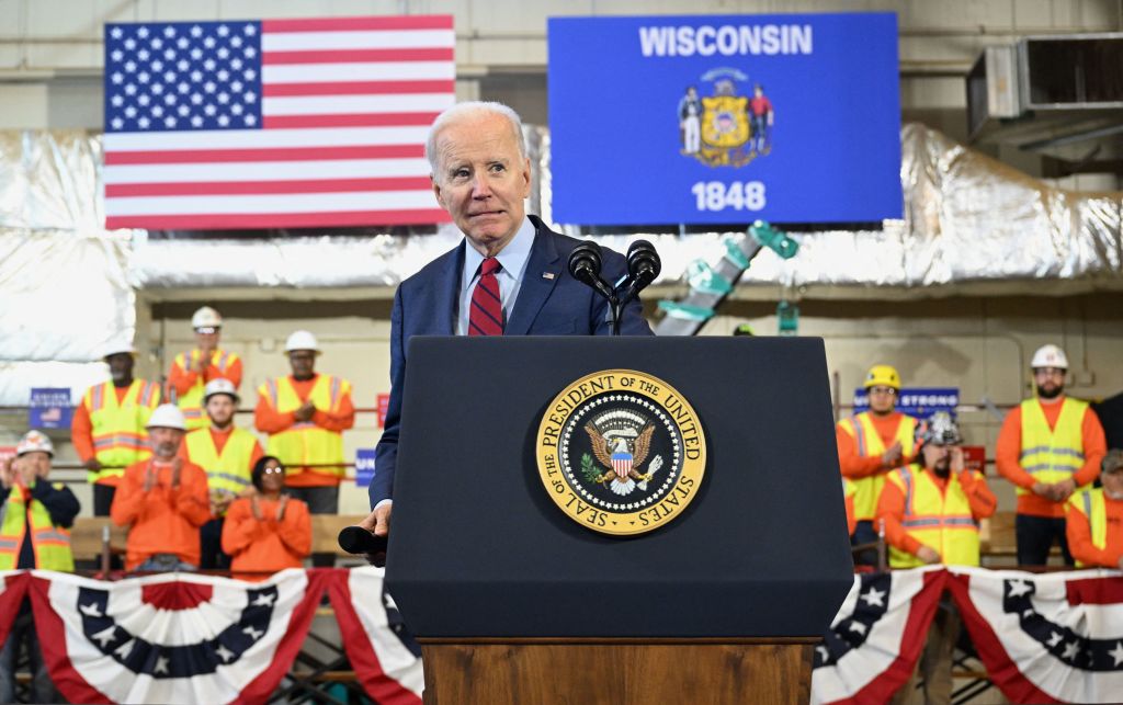 US-POLITICS-BIDEN-ECONOMY-EMPLOYMENT