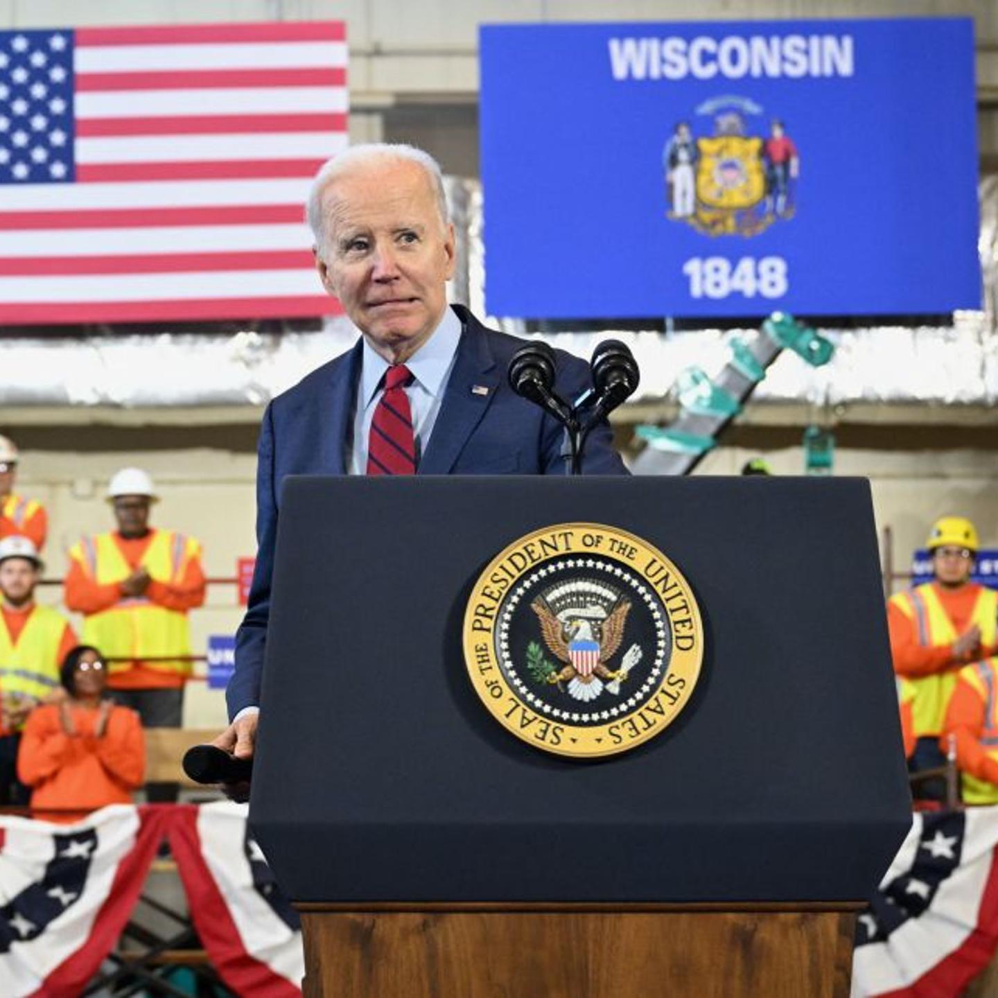 US-POLITICS-BIDEN-ECONOMY-EMPLOYMENT