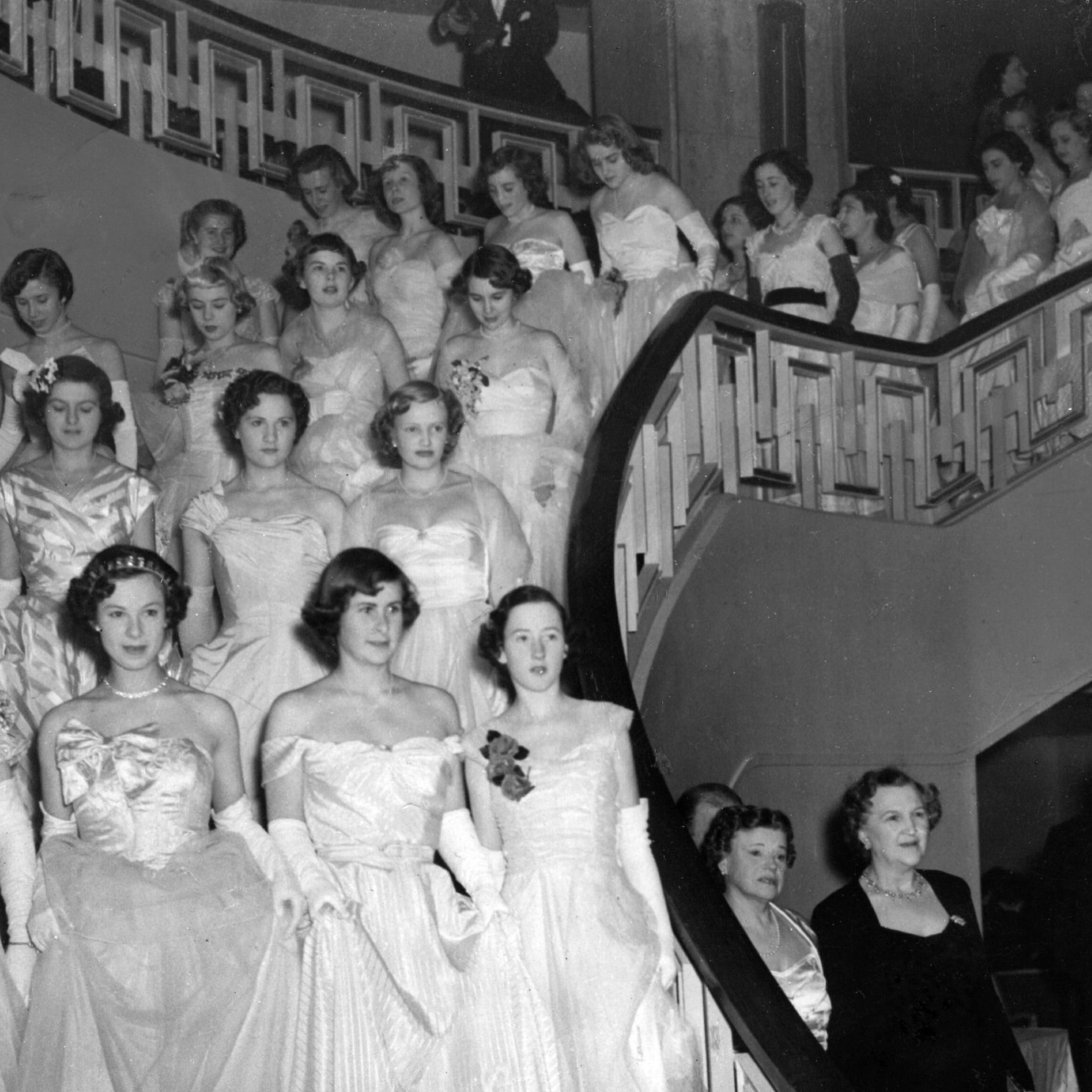 Debutantes Arrive