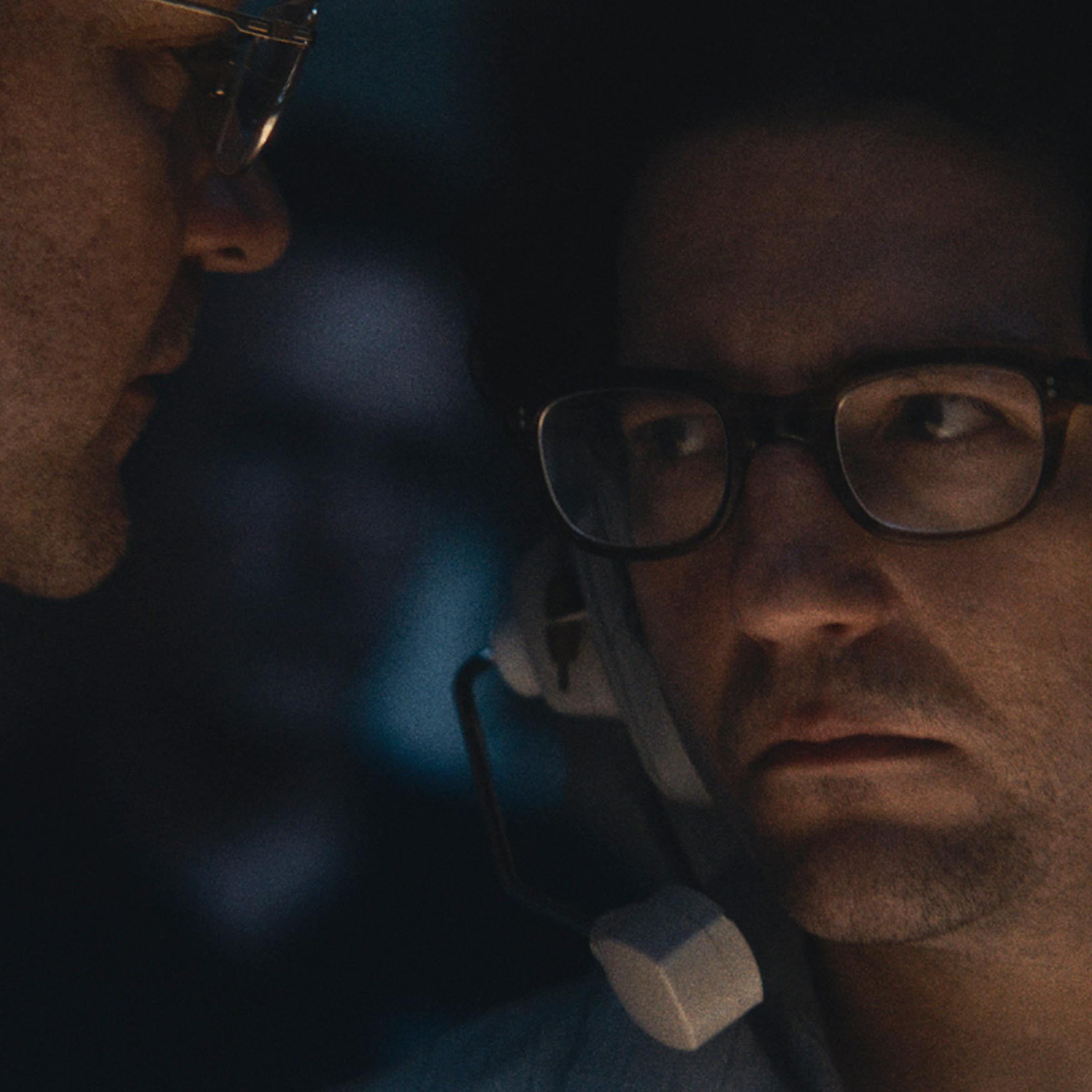 John Magaro as Geoffrey Mason in <i>September 5</i>