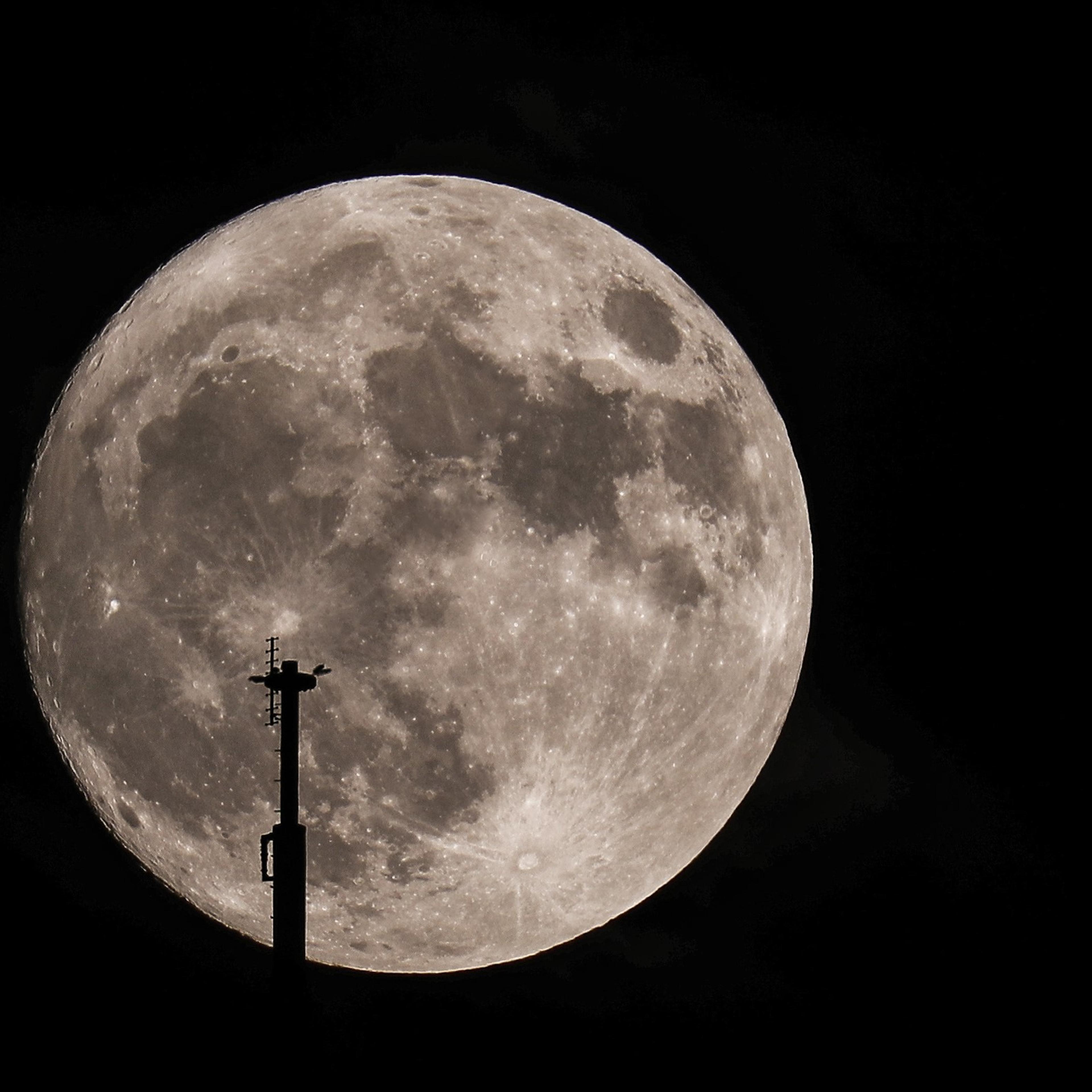 Super moon in Chicago