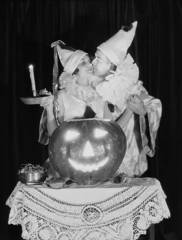 Halloween kiss