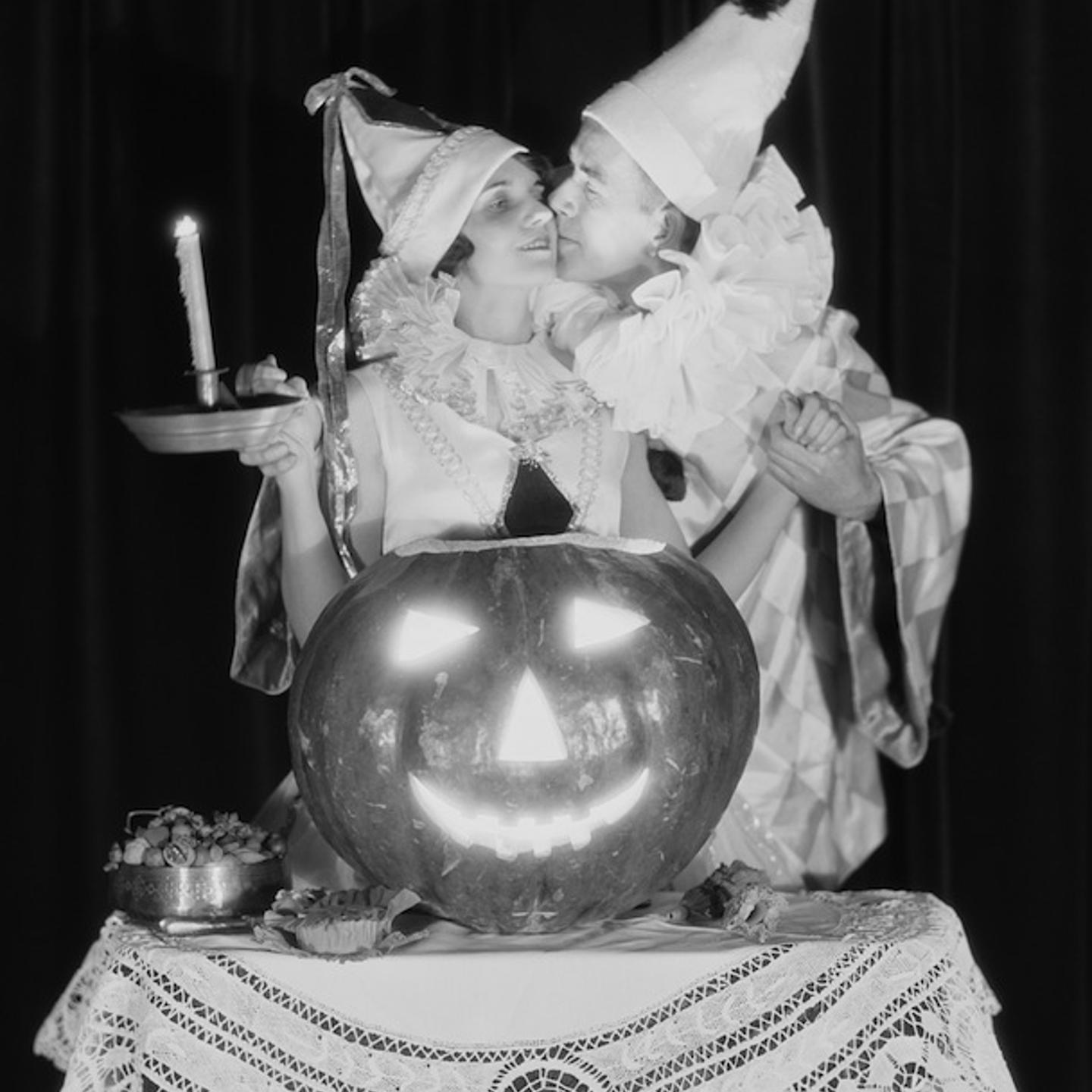 Halloween kiss