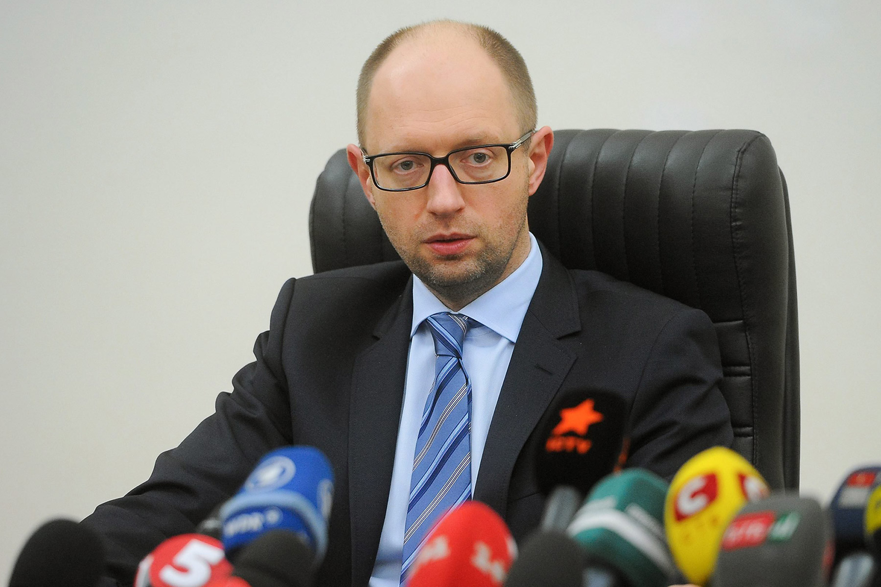 Ukrainian Prime Minister Arseniy Yatsenyuk speaks during a press conference held at the Defense Ministry headquarters in Kiev, Ukraine, on March 18, 2014