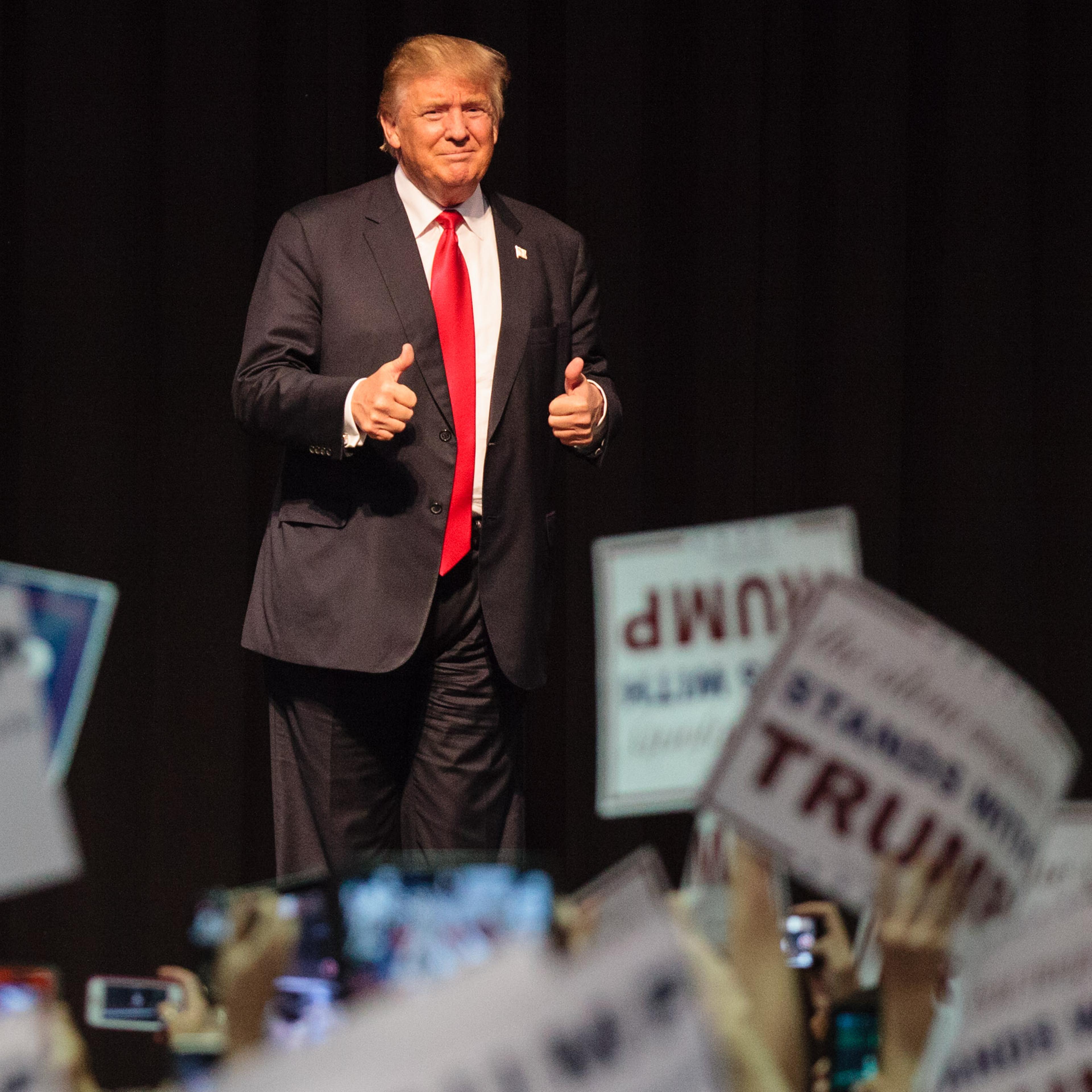 US Republican presidential candidate Donald Trump gestures to supporters during a rally in Eugene, Ore., on May 6, 2016.
