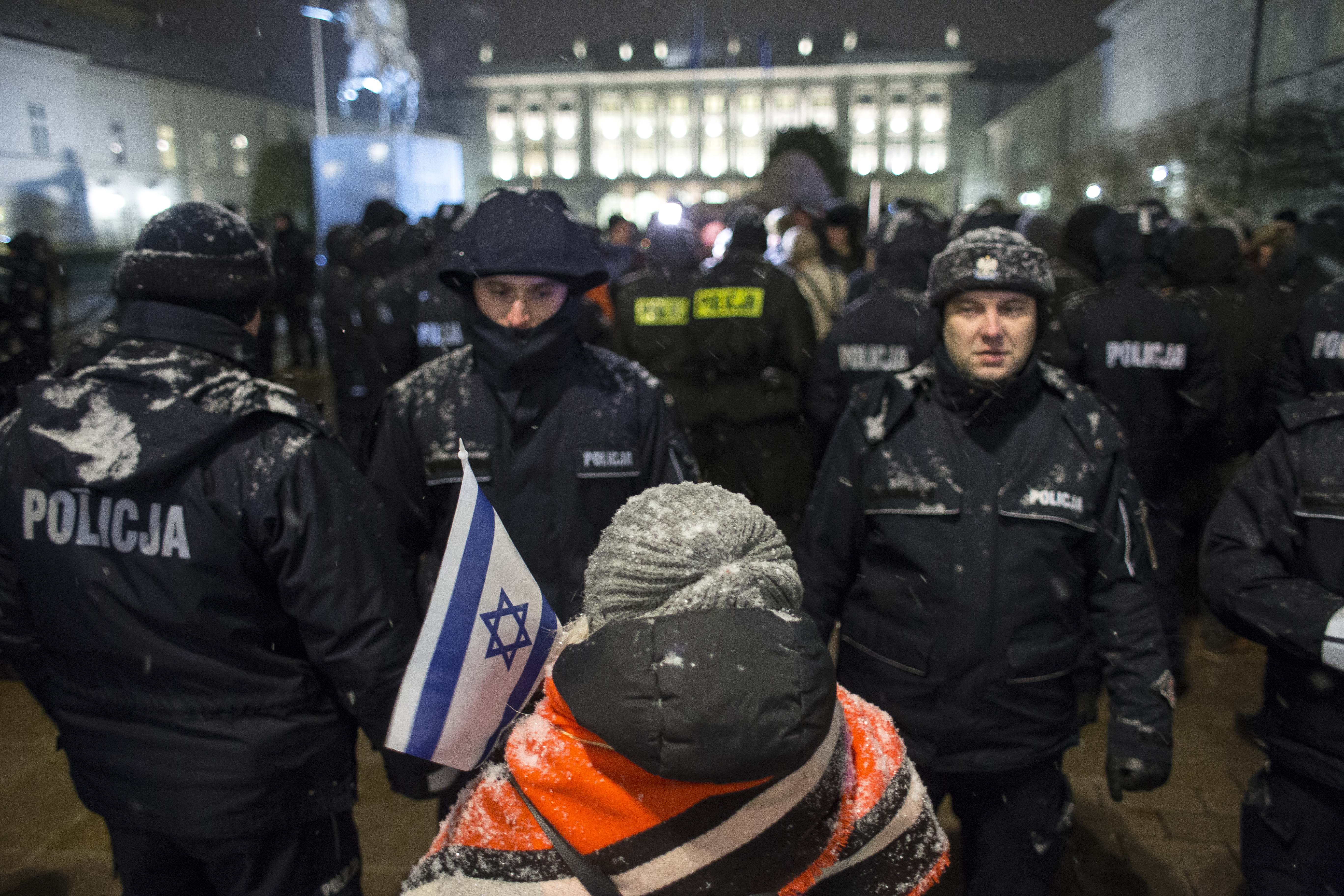 Far-right Polish groups protest against Israeli politics