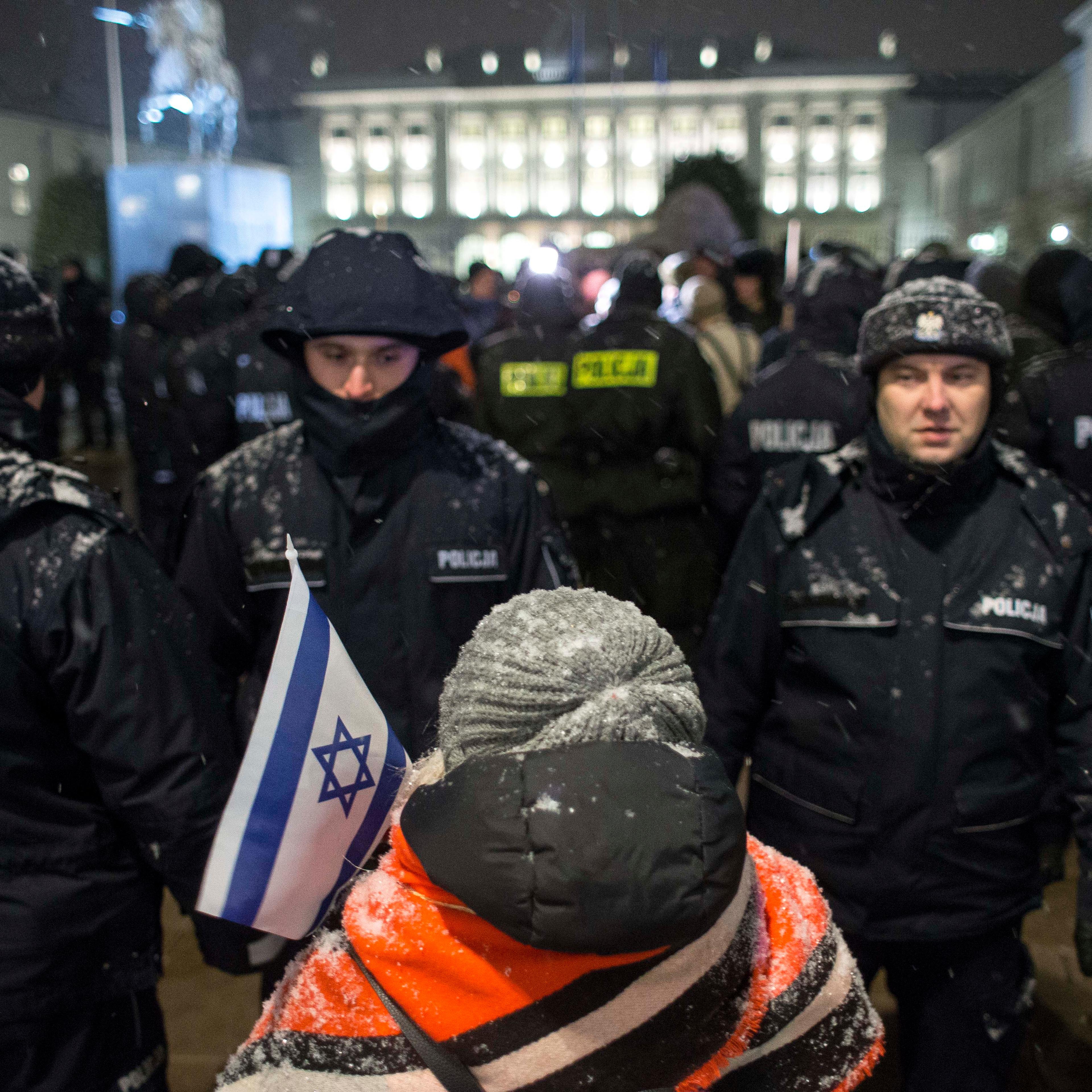 Far-right Polish groups protest against Israeli politics