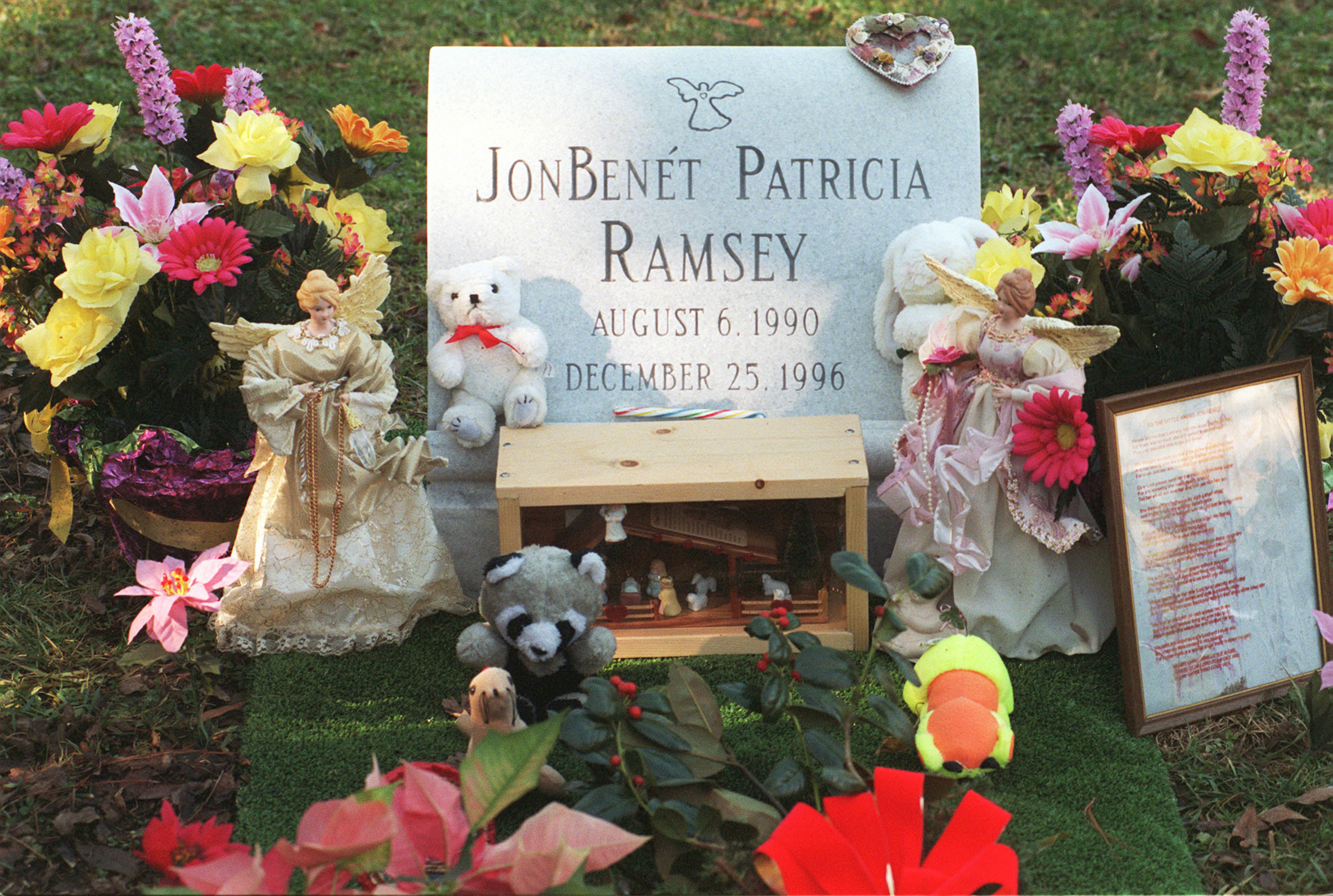 The grave of JonBenét Ramsey, 1997