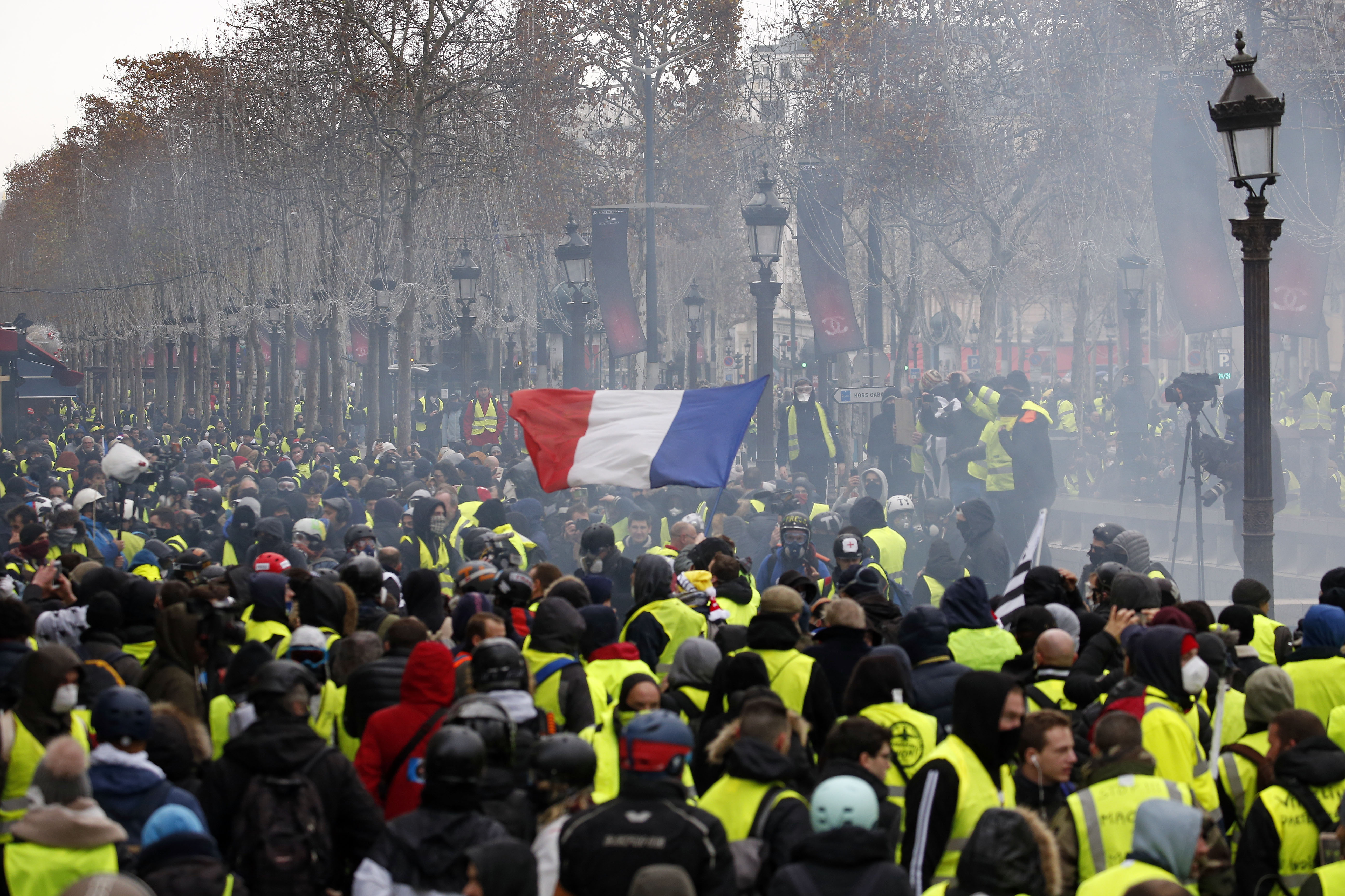 'Yellow Vests' Return to Paris Streets