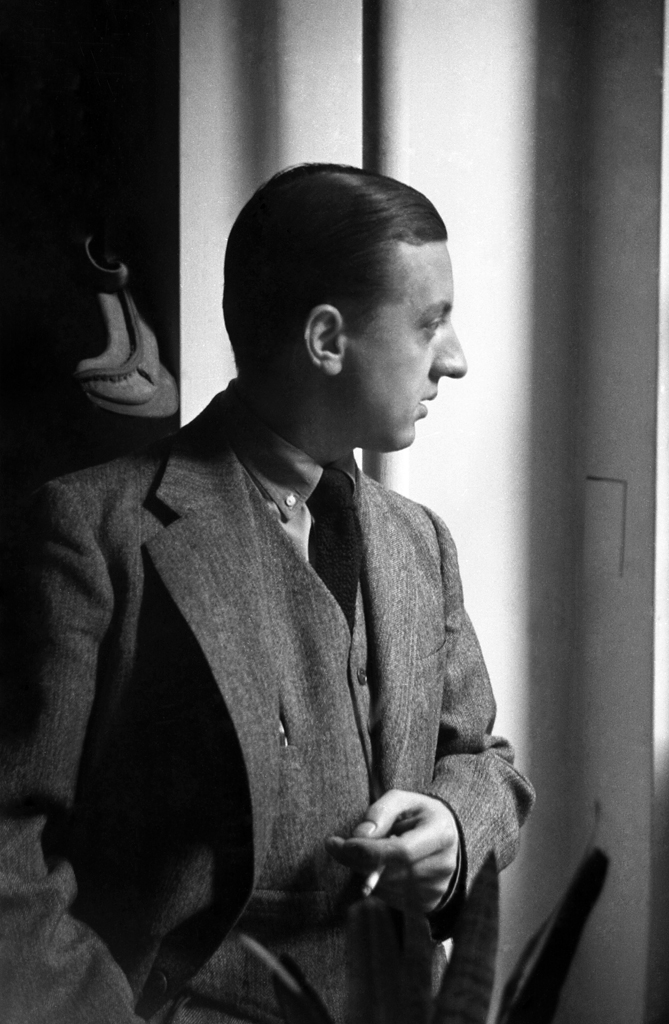 Lester Gaba, Cynthia the mannequin's creator, 1937.