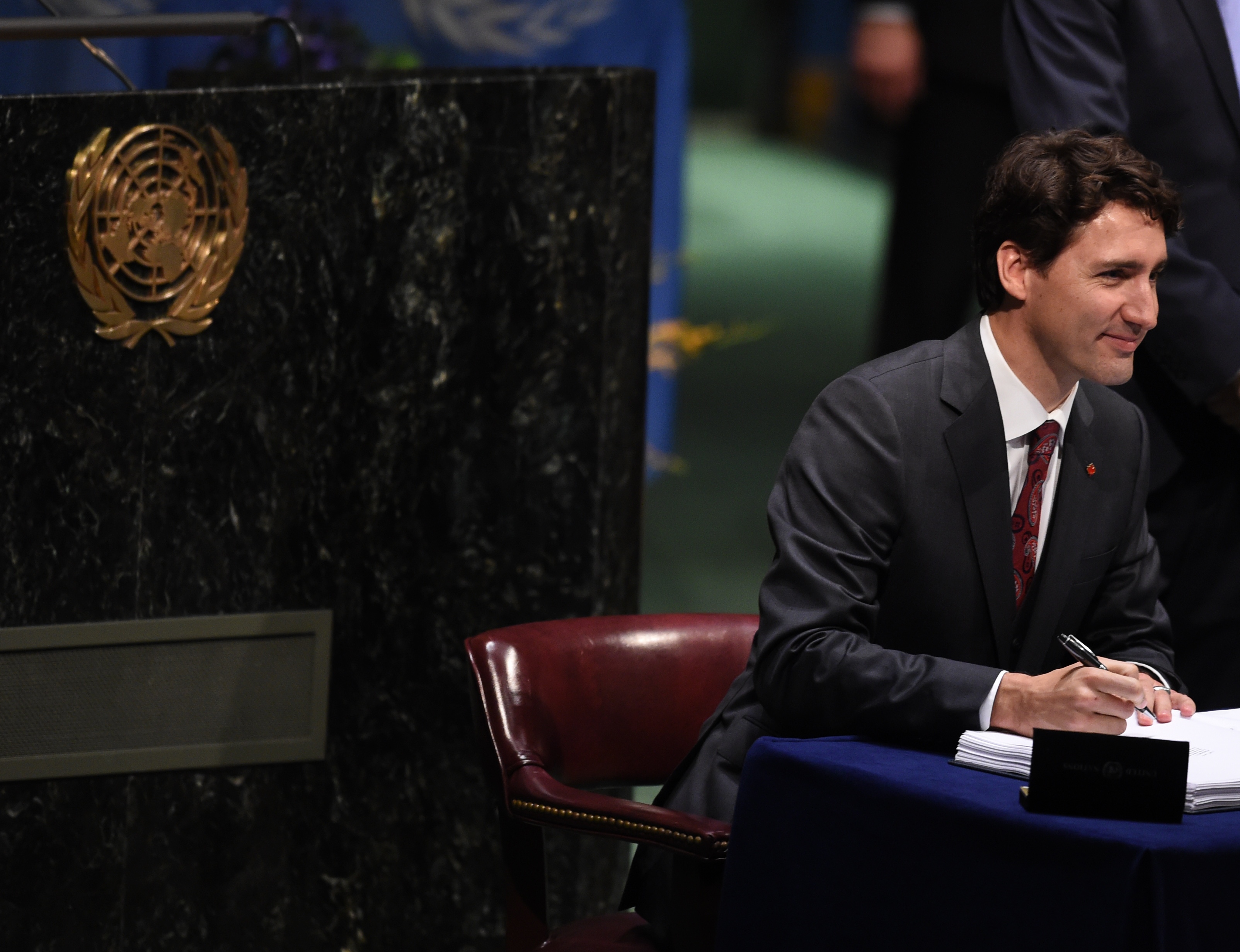 justin trudeau paris agreement climate signing