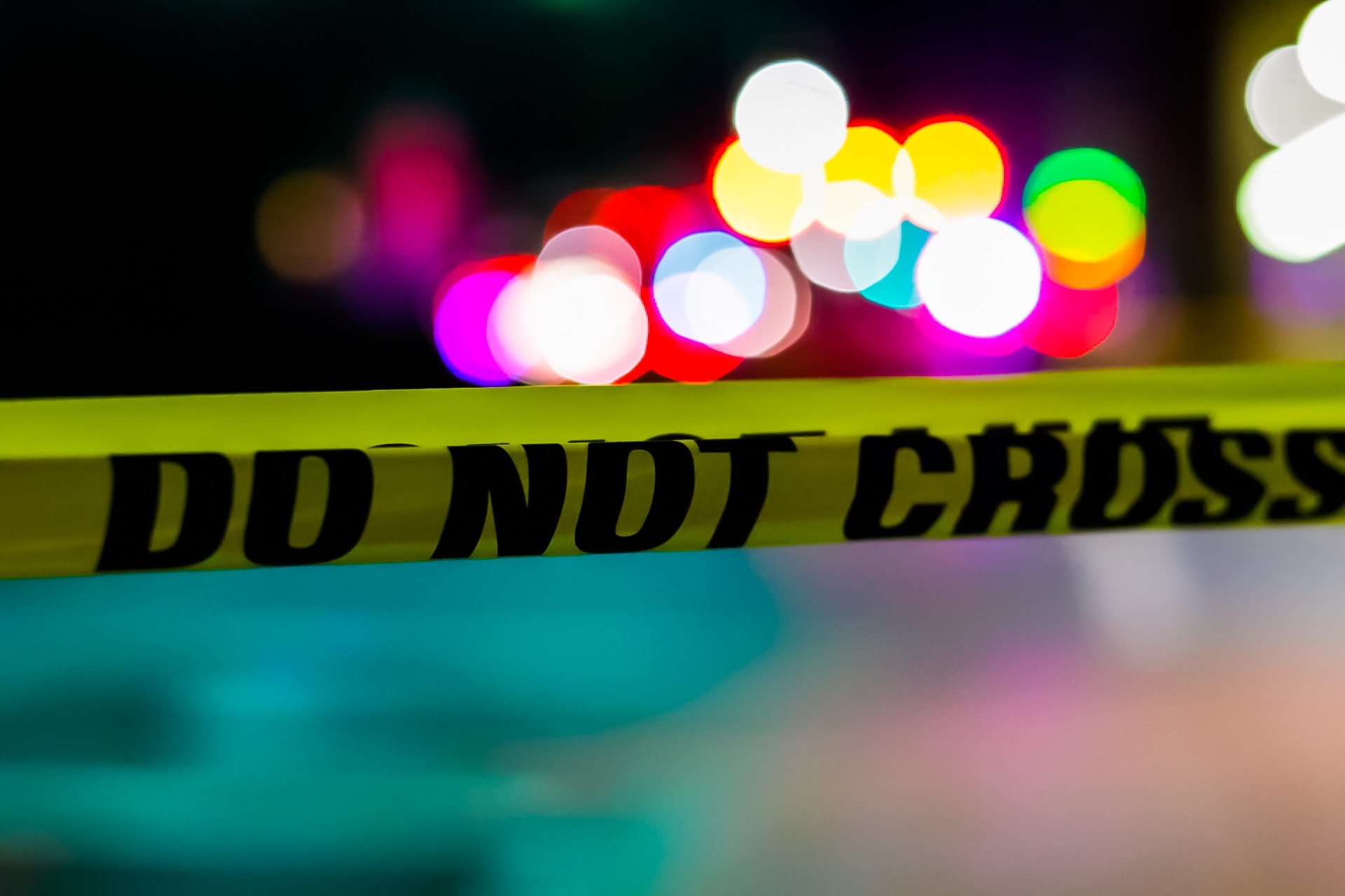Close-Up Cordon Tape