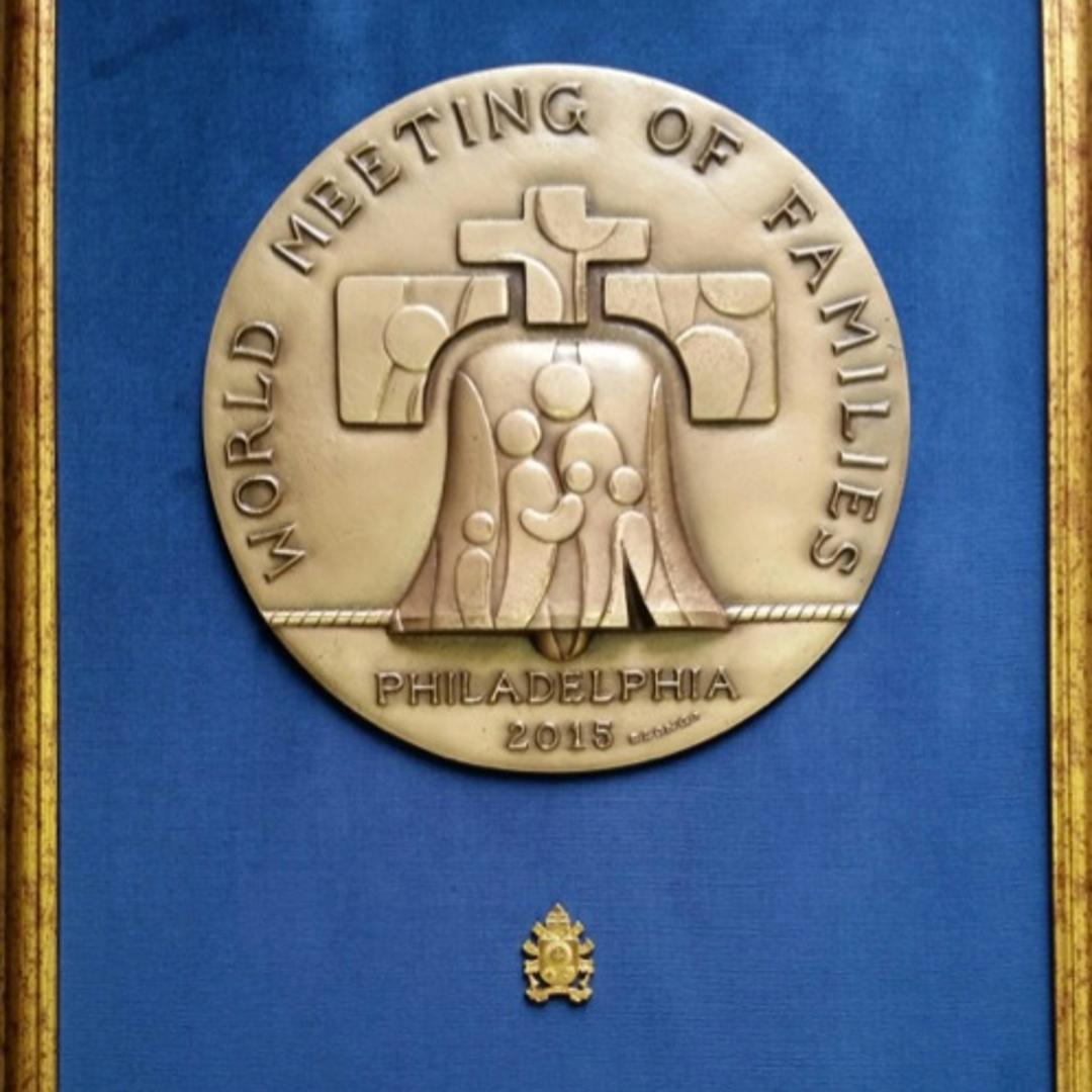 Pope Francis gave House Speaker John Boehner a bronze bas relief during a private meeting Thursday.