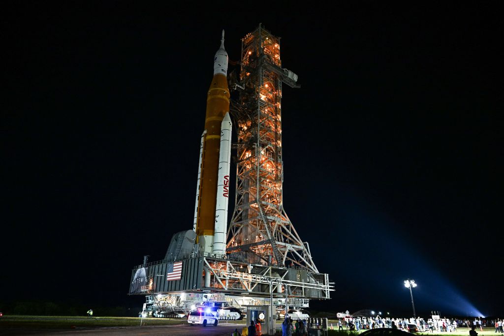 TOPSHOT-US-SPACE-MOON-NASA