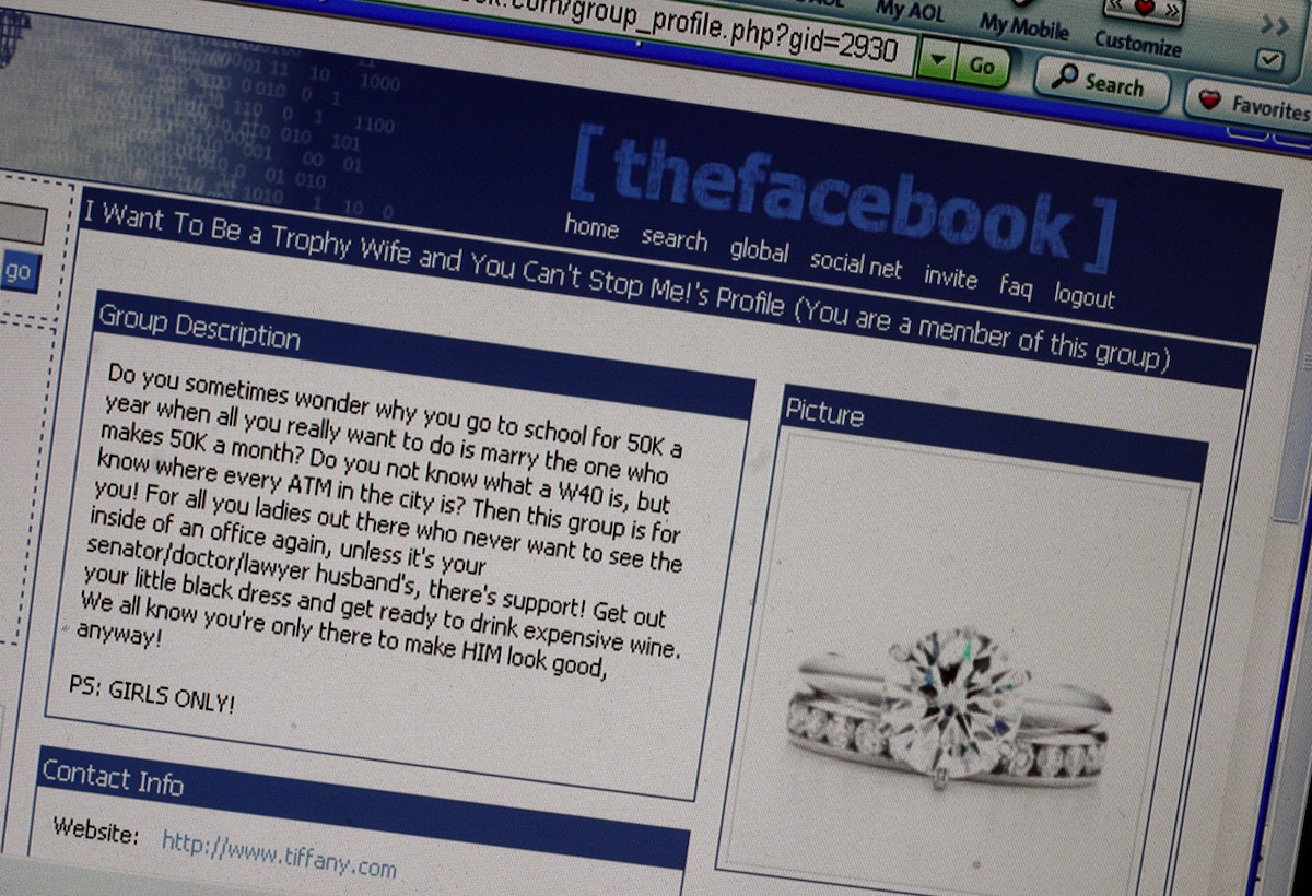 st/facebook Message posted at an online college community called 'thefacebook.com.