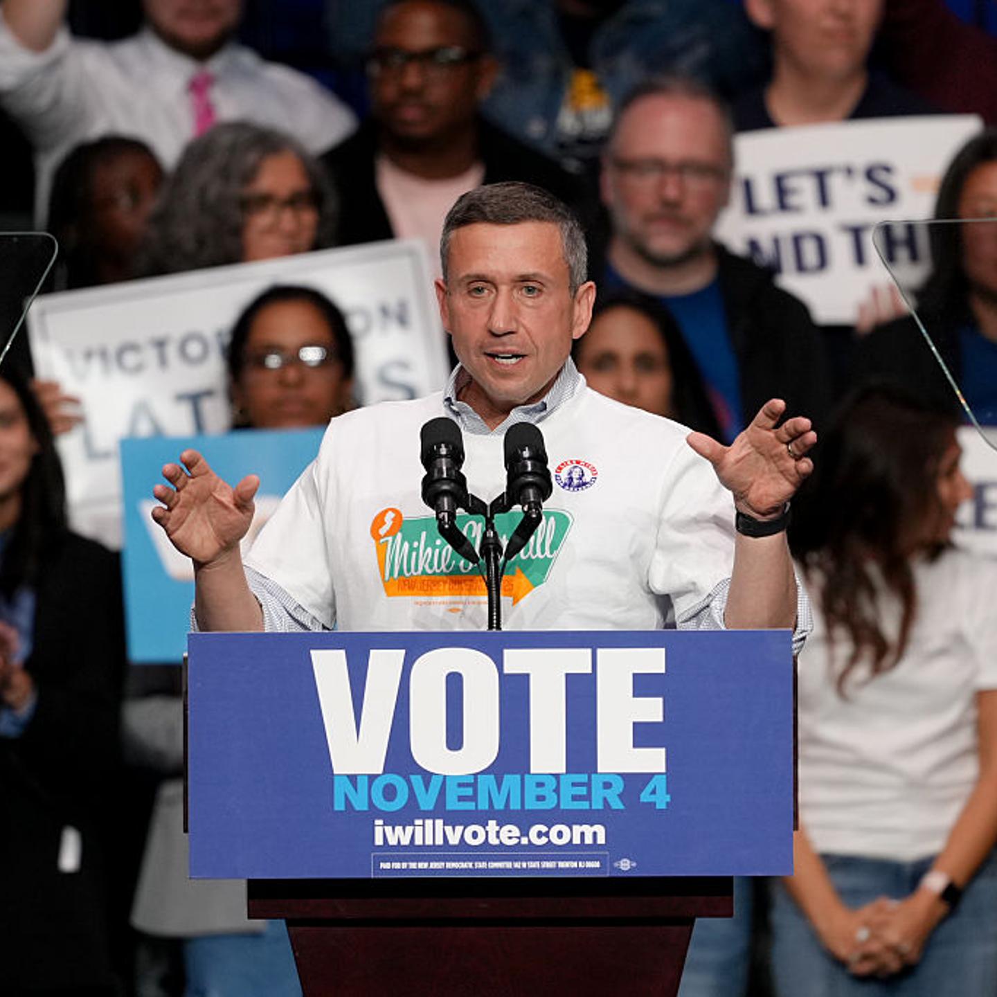 Democrats Seek Winning Message For Midterms In Key 2025 Clashes