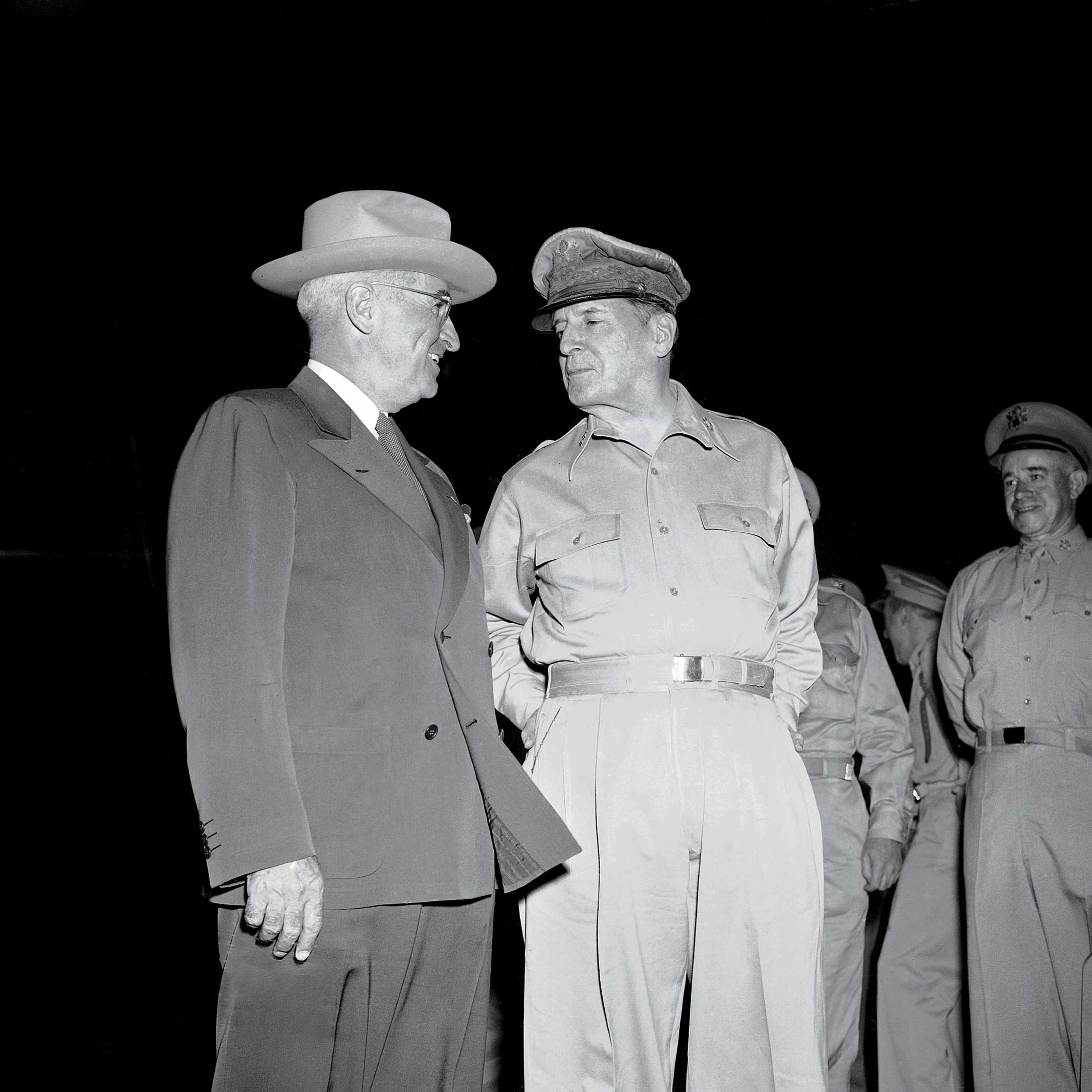president-harry-truman-douglas-macarthur-nuclear-war-branjs