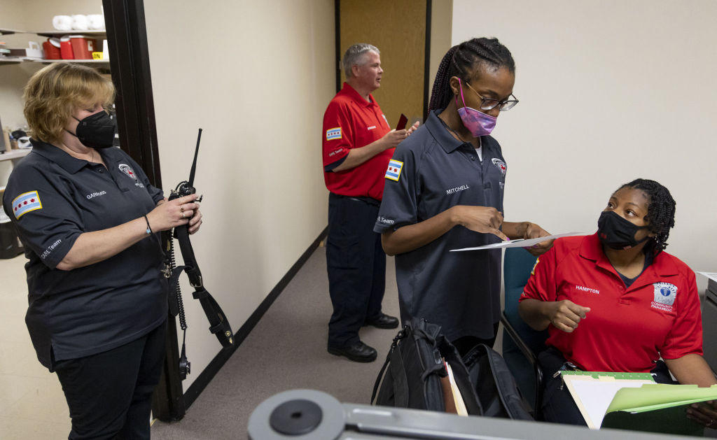 US-NEWS-CHICAGO-MENTALHEALTH-TEAMS-2-TB