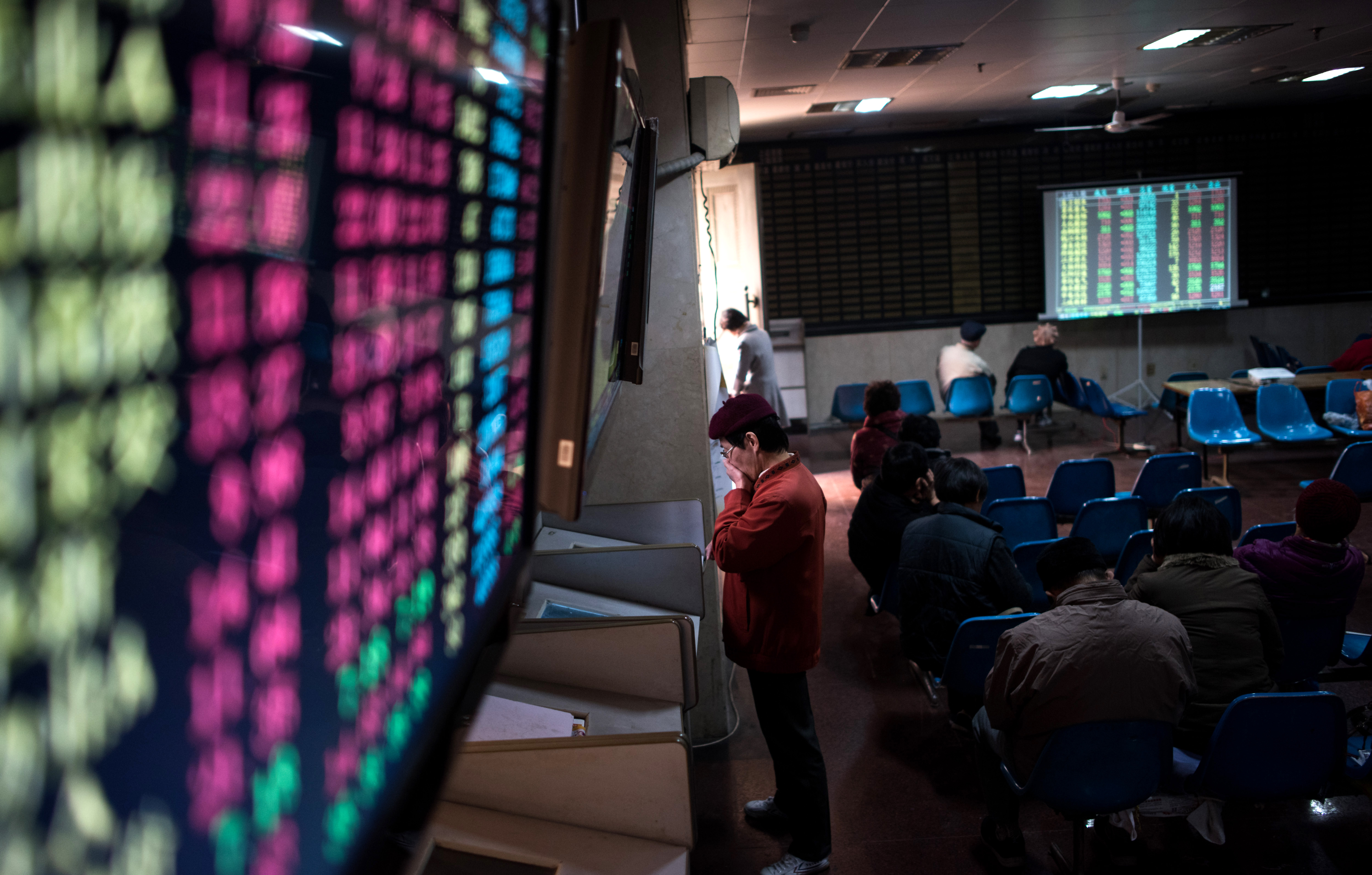 TOPSHOT-CHINA-STOCKS-ECONOMY-POLICY