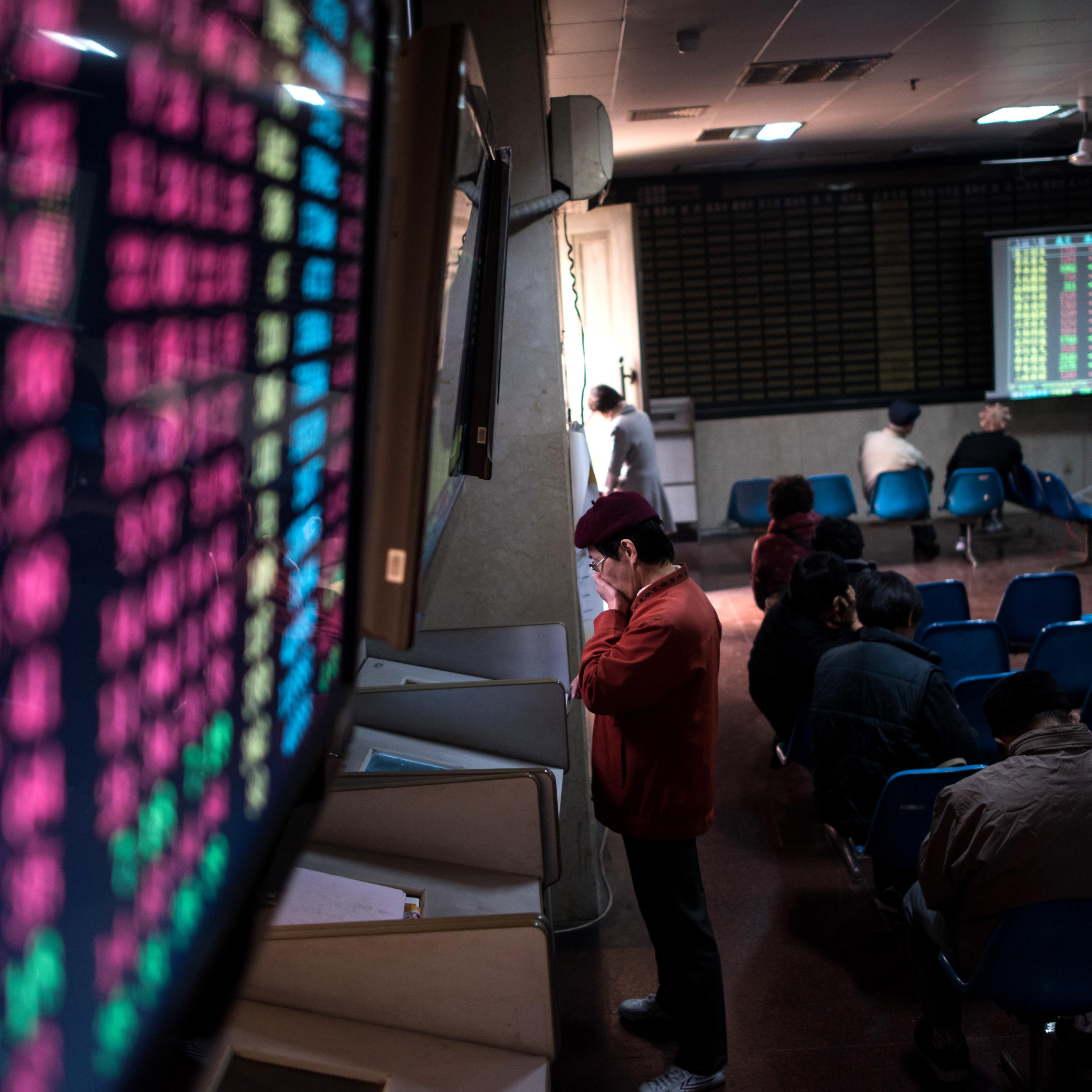 TOPSHOT-CHINA-STOCKS-ECONOMY-POLICY