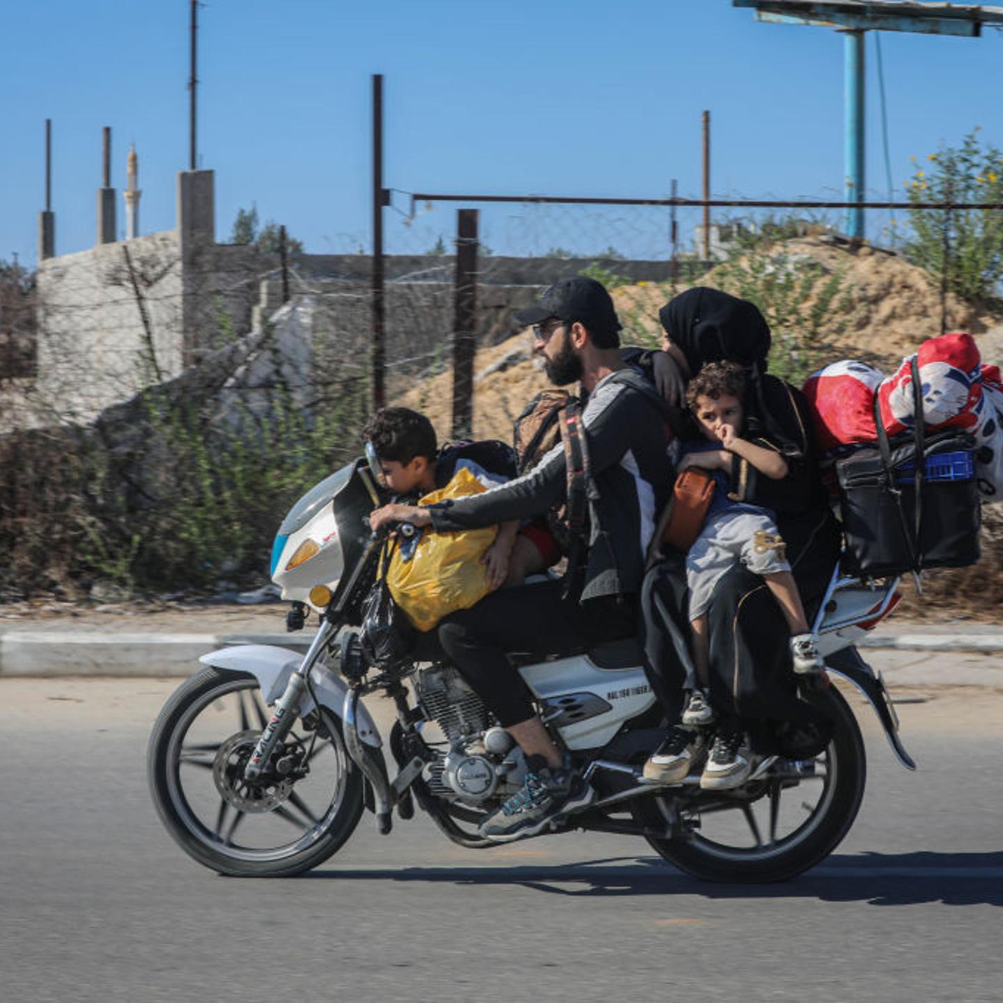 Palestinians Move South as Israel Urges Evacuation of Northern Gaza