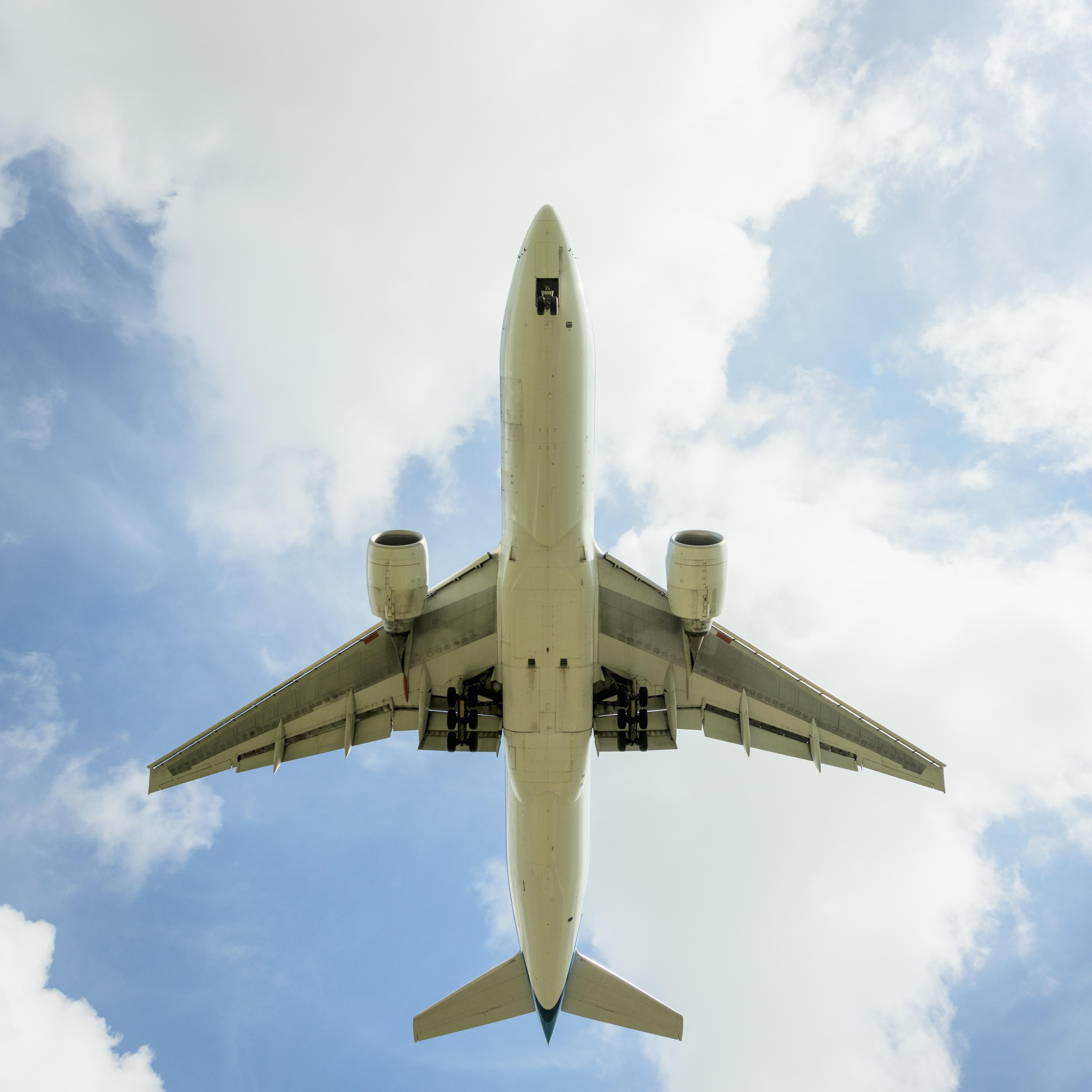 airplane-mid-air