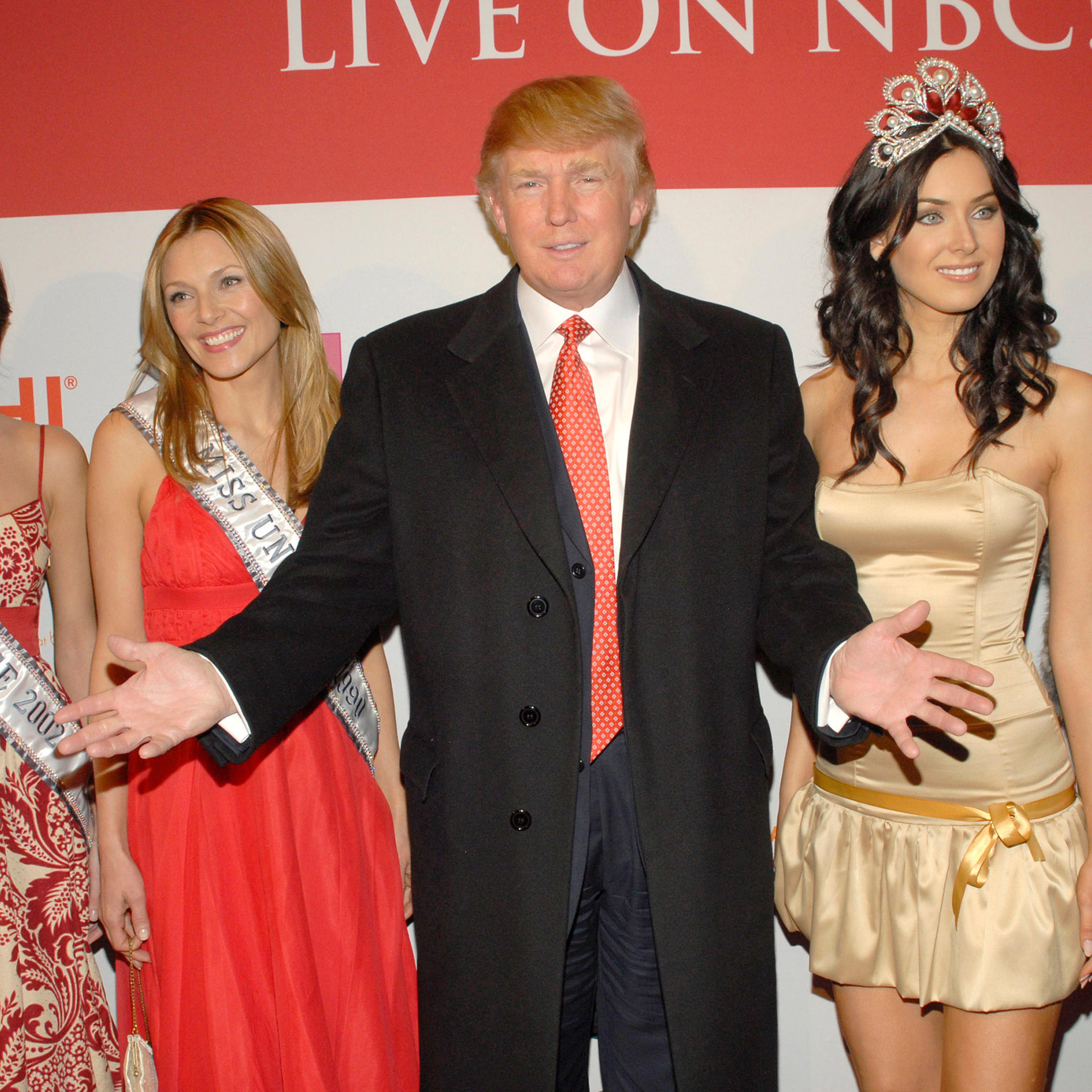 Donald Trump with former Miss Universes and the 2006 current Miss Universe, Natalie Glebova, April 18, 2006.