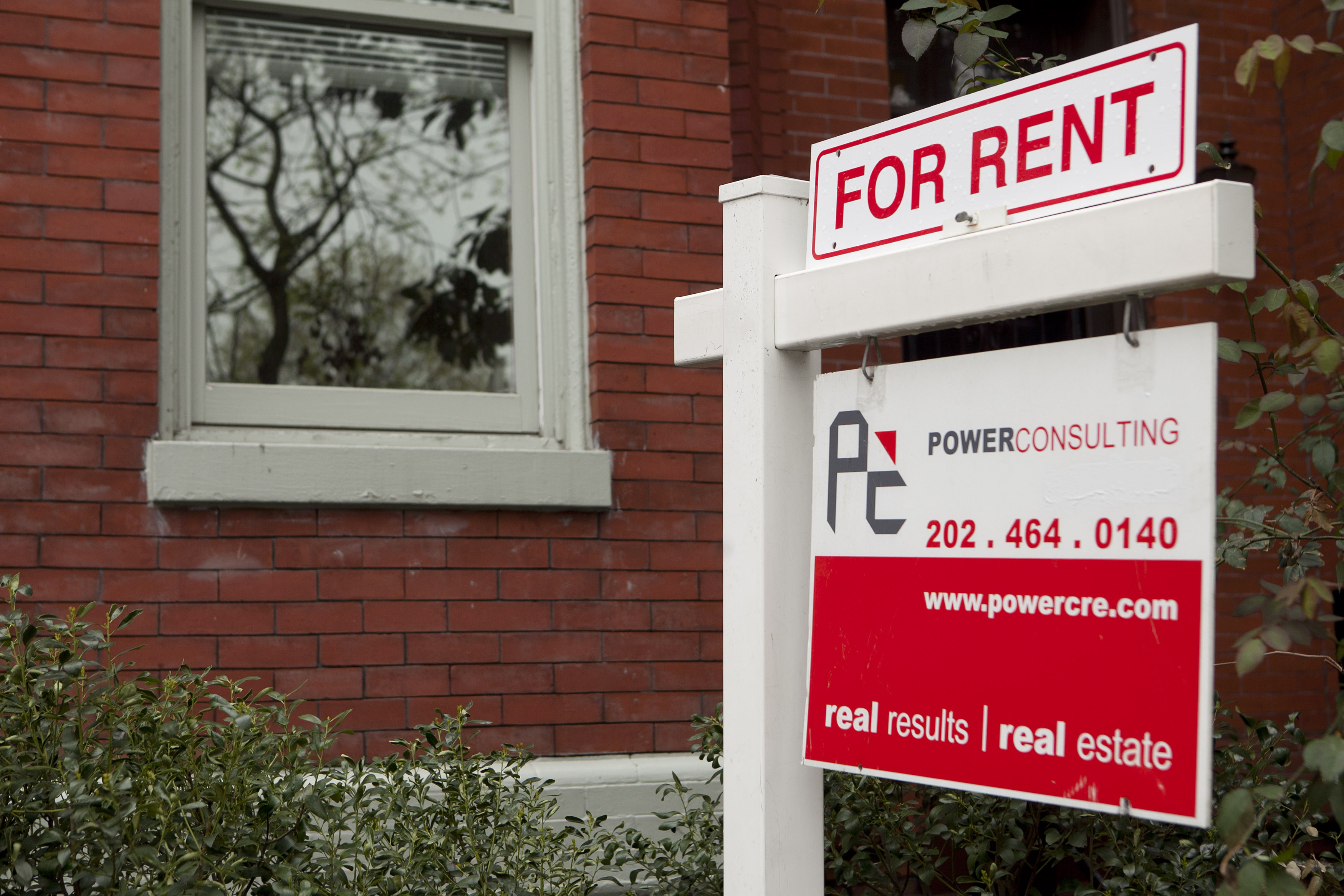 Bidding Wars Break Out In U.S. As Supply of Homes for Sale Shrinks