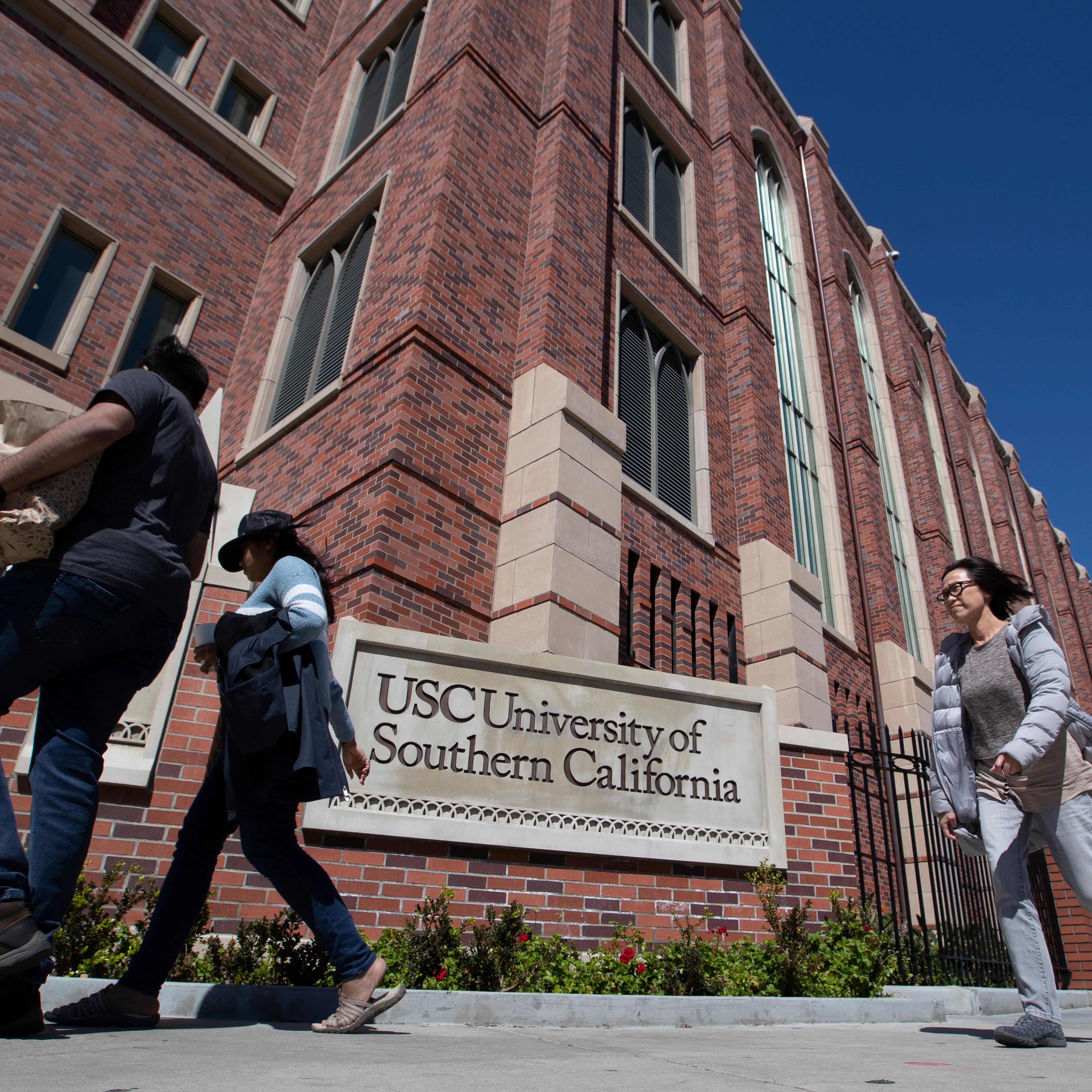 Felicity Huffman, Lori Loughlin And Mossimo Giannulli Indicted In College Admissions Bribery Case