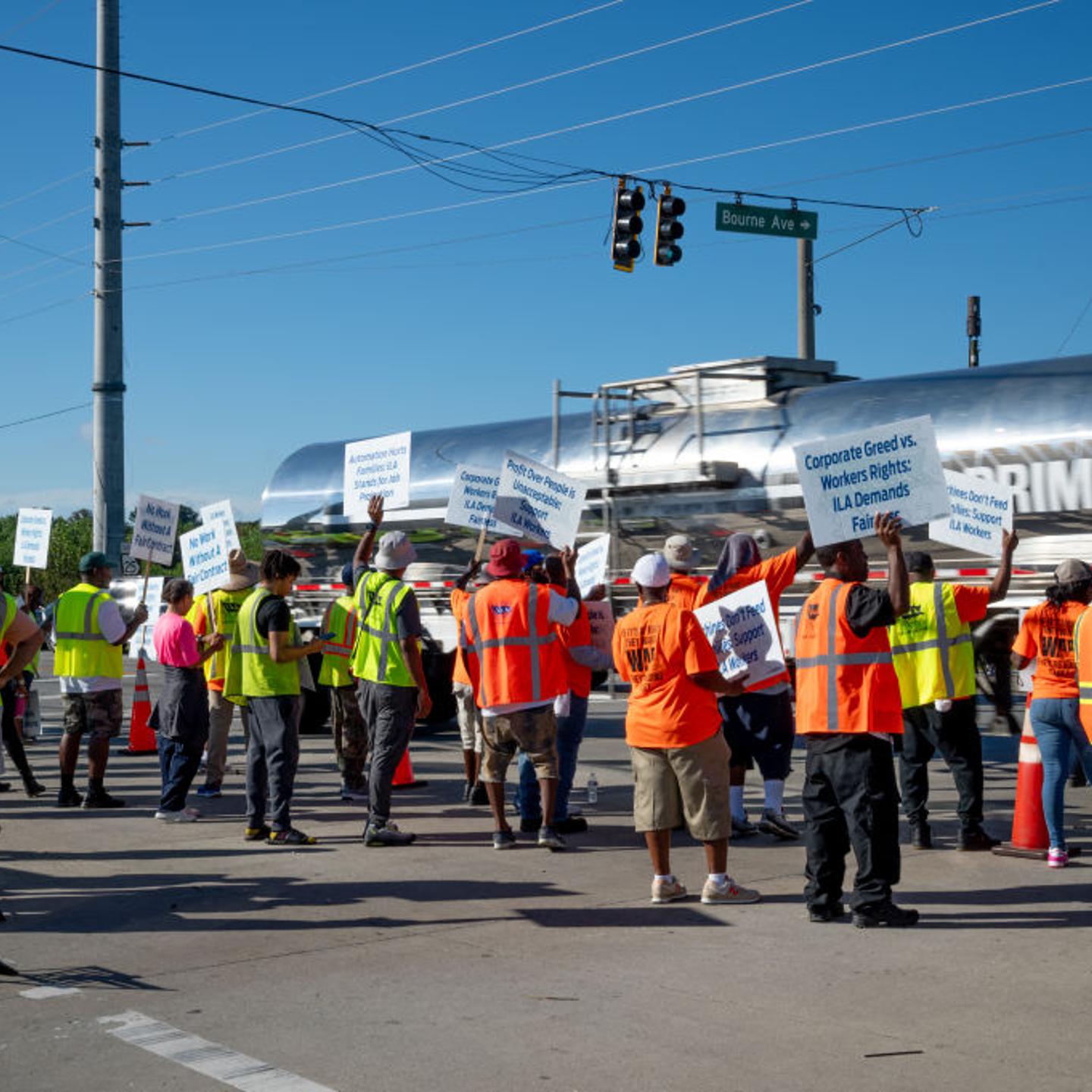Workers picket outside of the Port of Savannah in Savannah, Georgia, US, on Oct. 3, 2024.