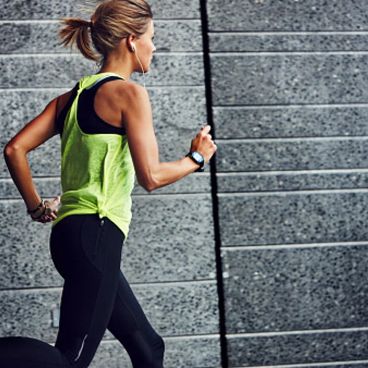 woman-running-side-view
