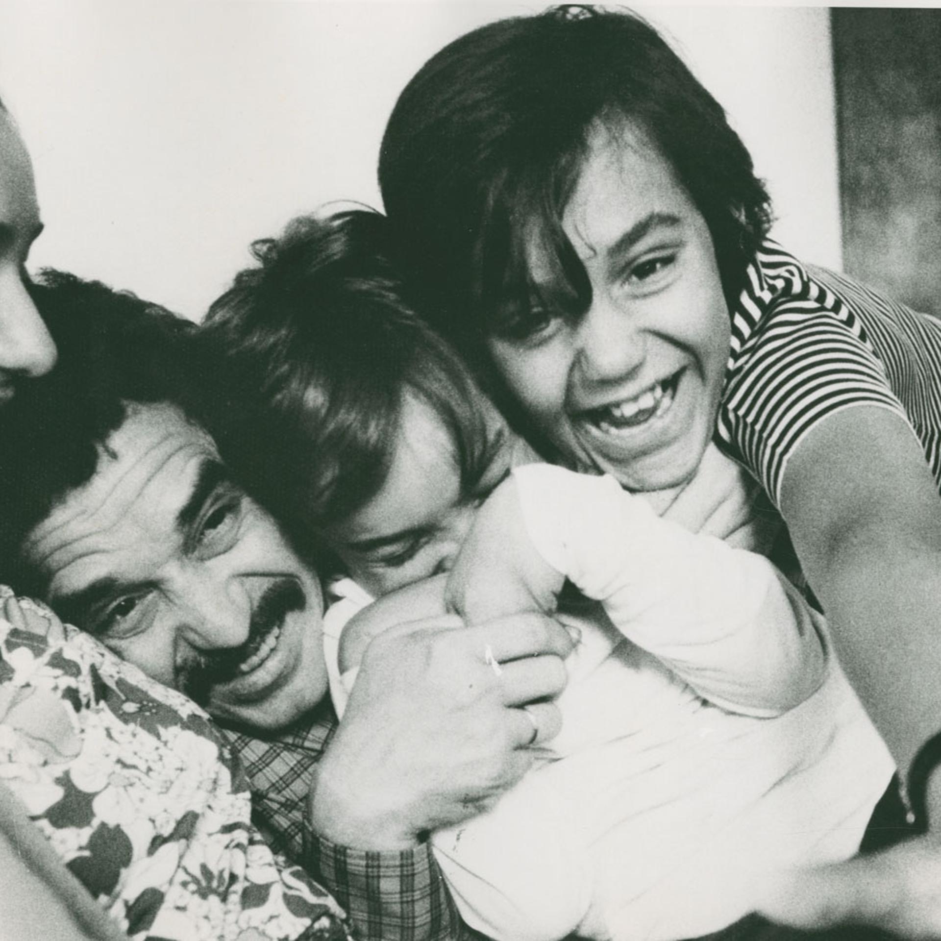 Gabriel García Márquez with his wife and sons; date unknown.