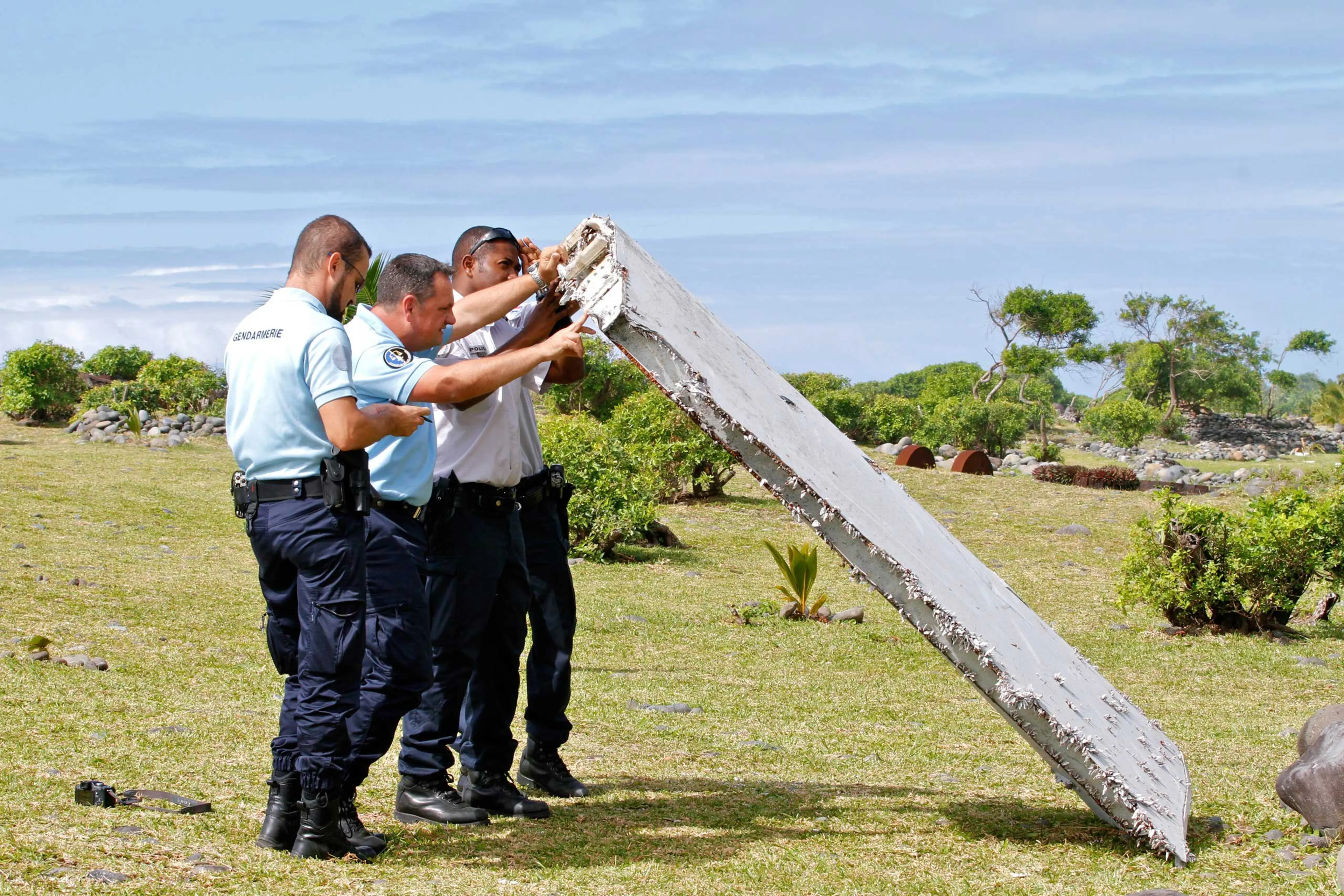 Suspected Malaysia airlines MH370 Debris Renunion