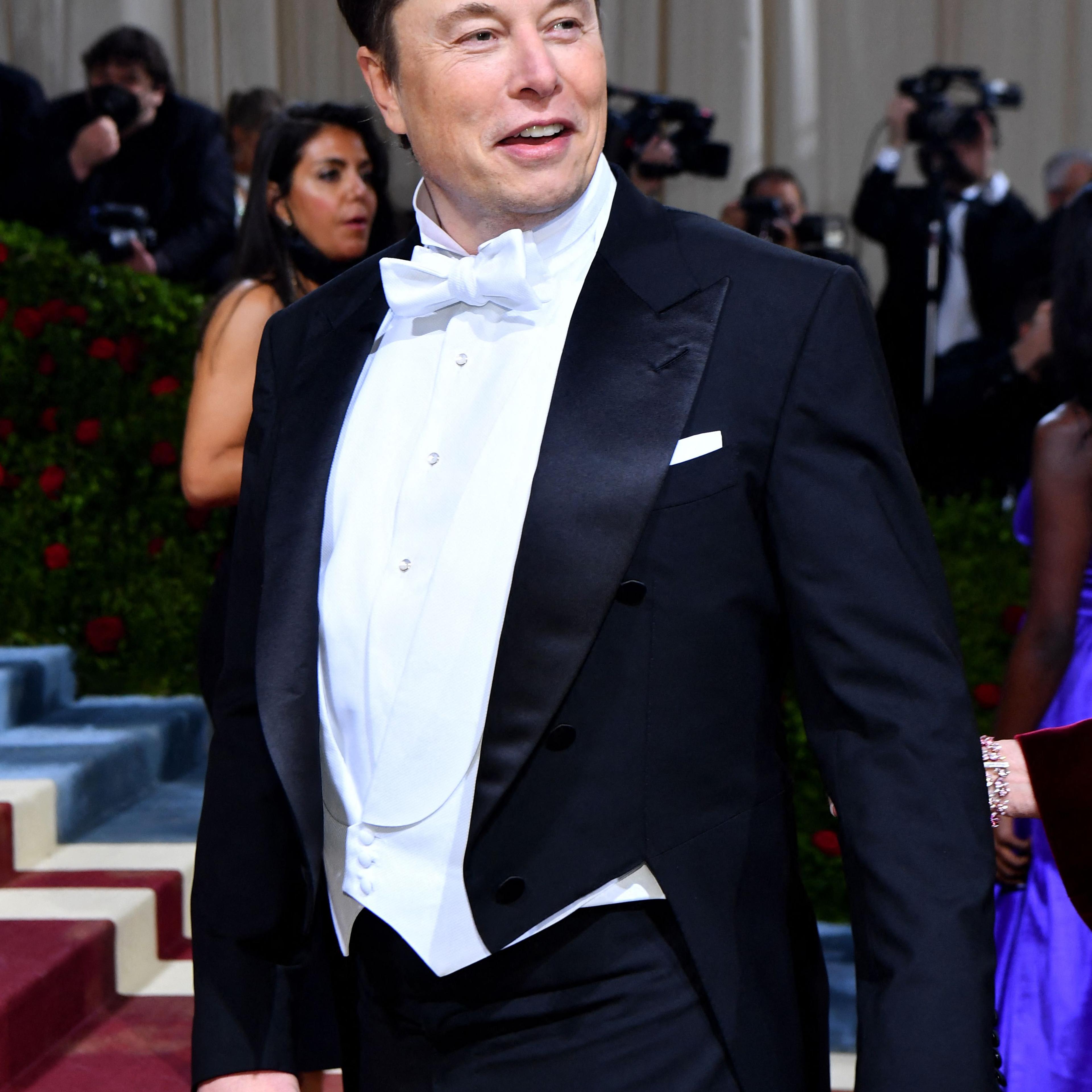 elon-musk-staff-twitter-tweets