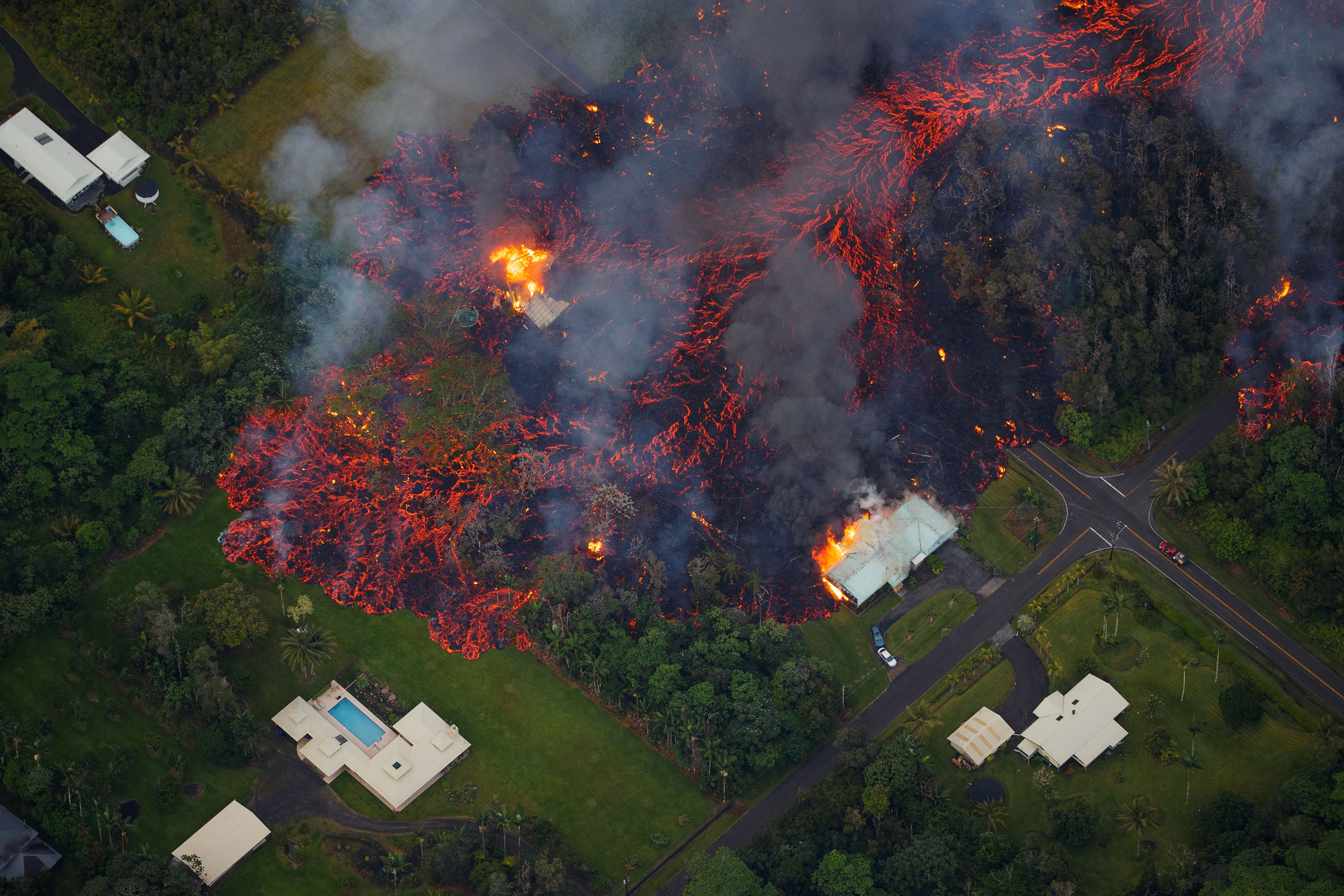 hawaii-kilauea-volcano-lava-bruce-omori