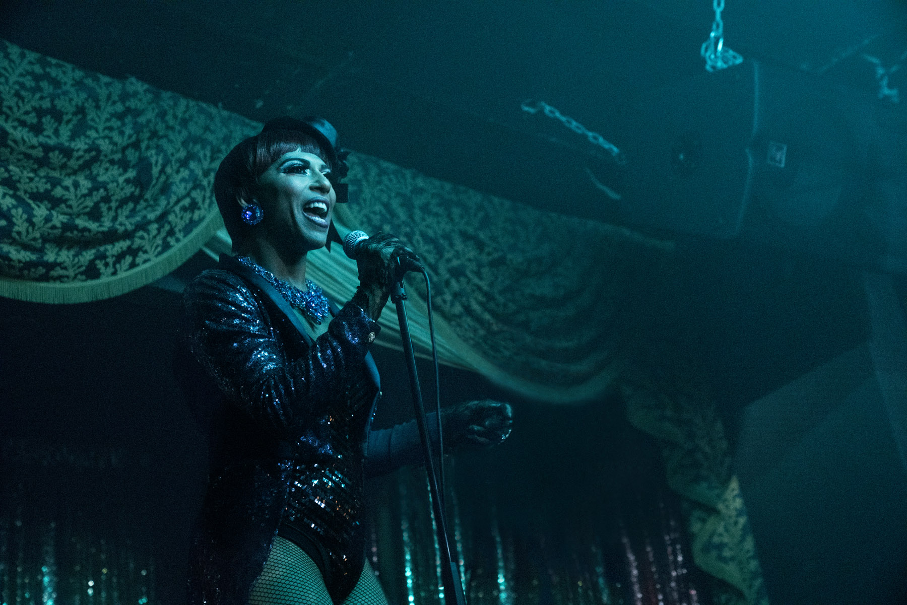 Shangela singing in A Star Is Born