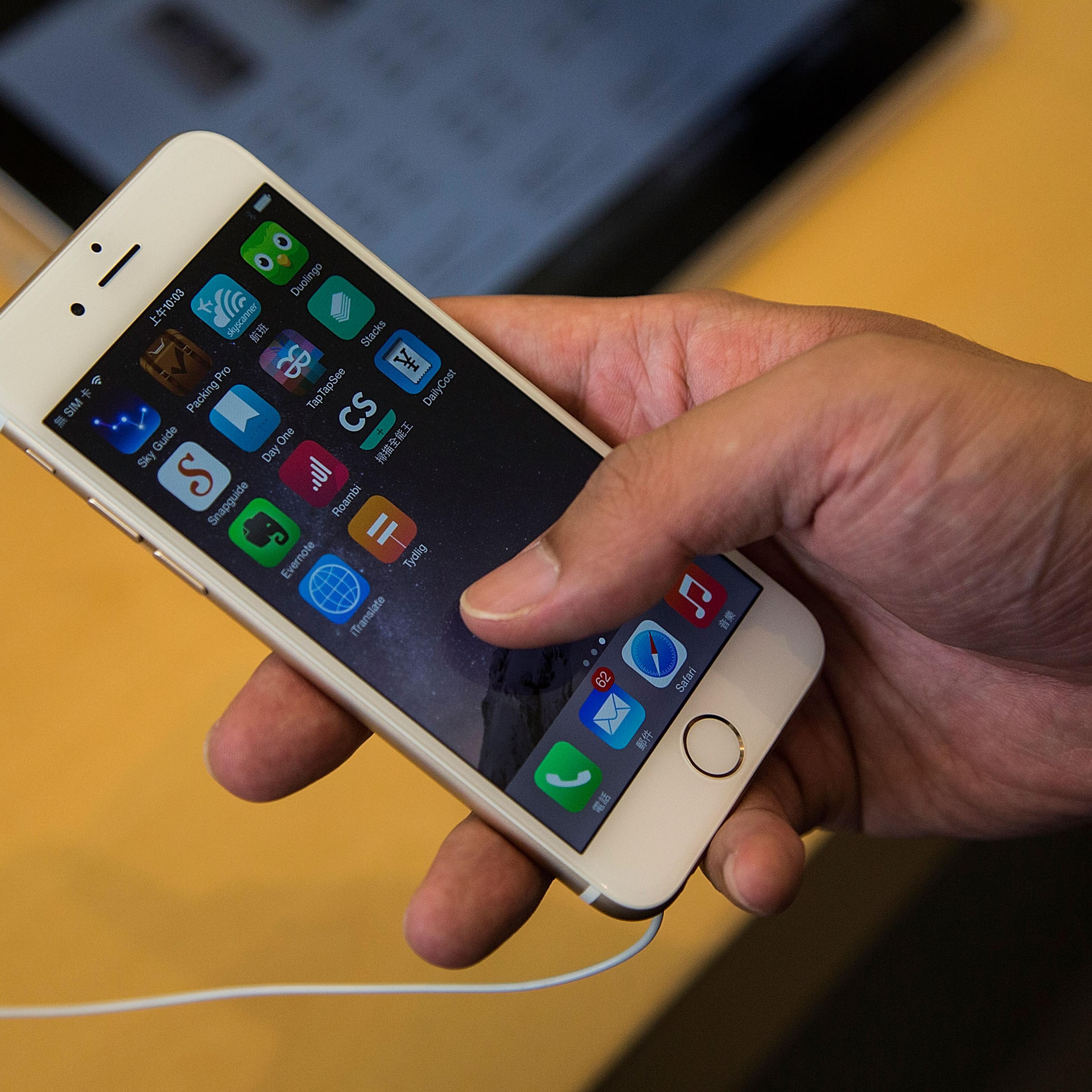 iPhone 6 Becomes Available In Hong Kong