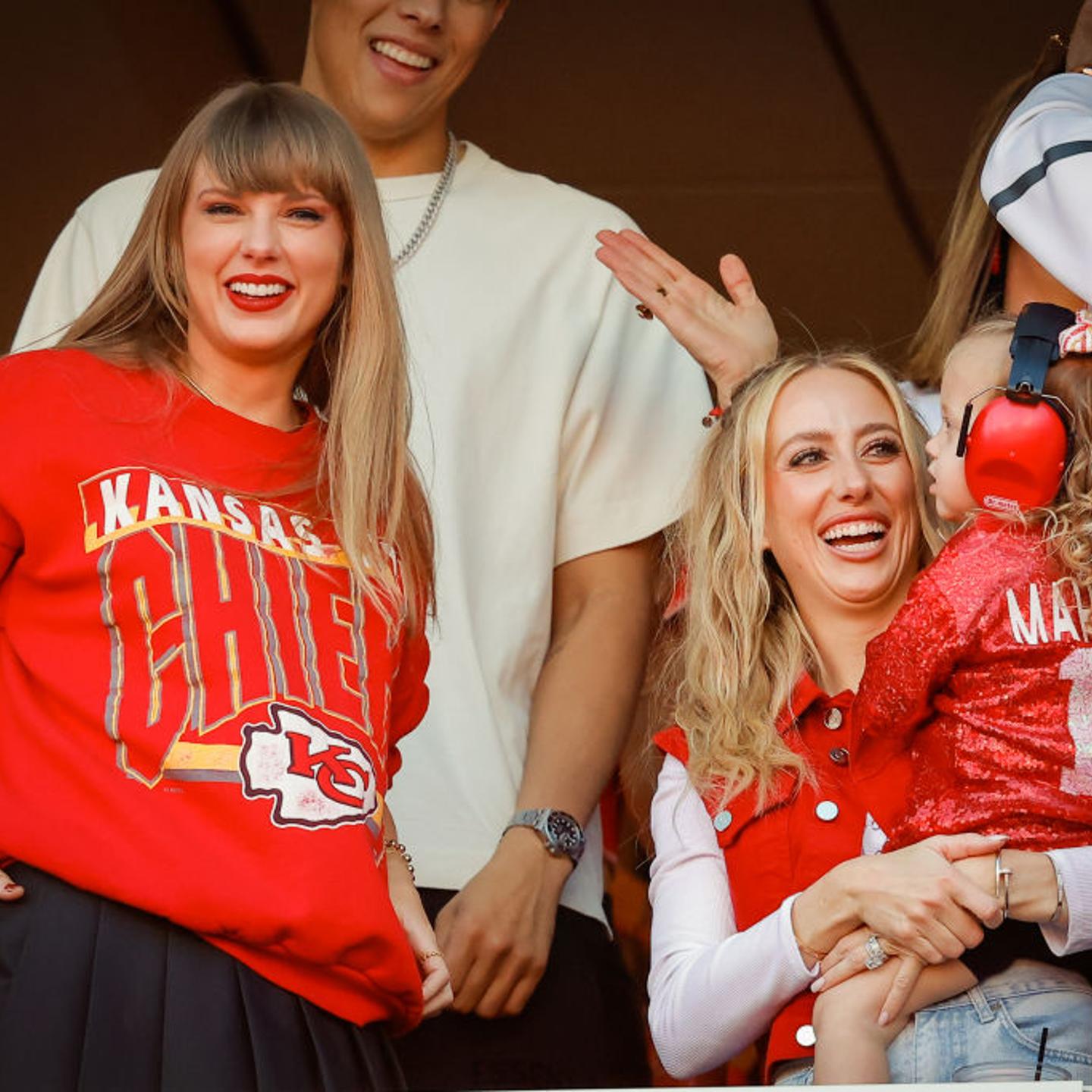 Los Angeles Chargers v Kansas City Chiefs
