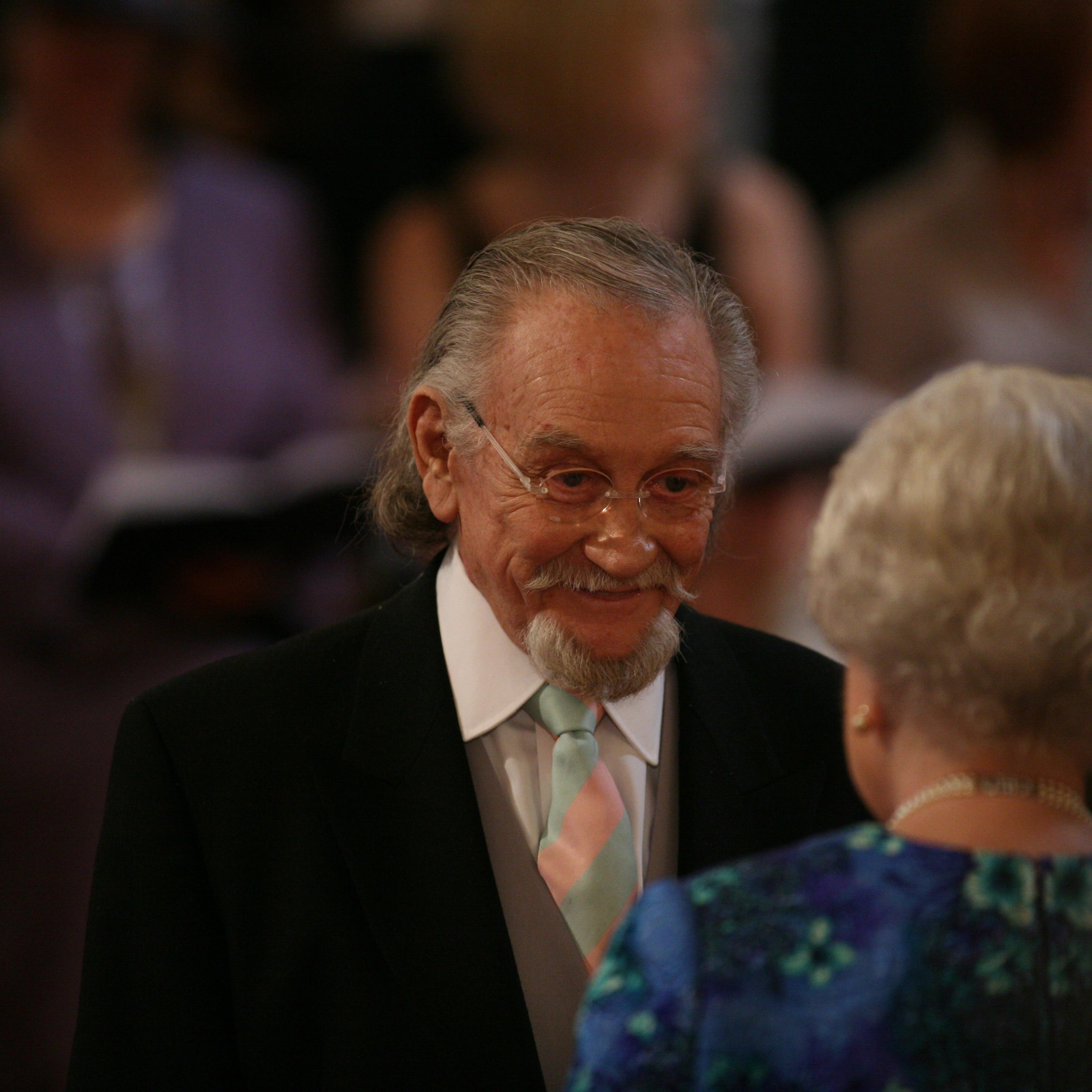 ROYAL Investitures
