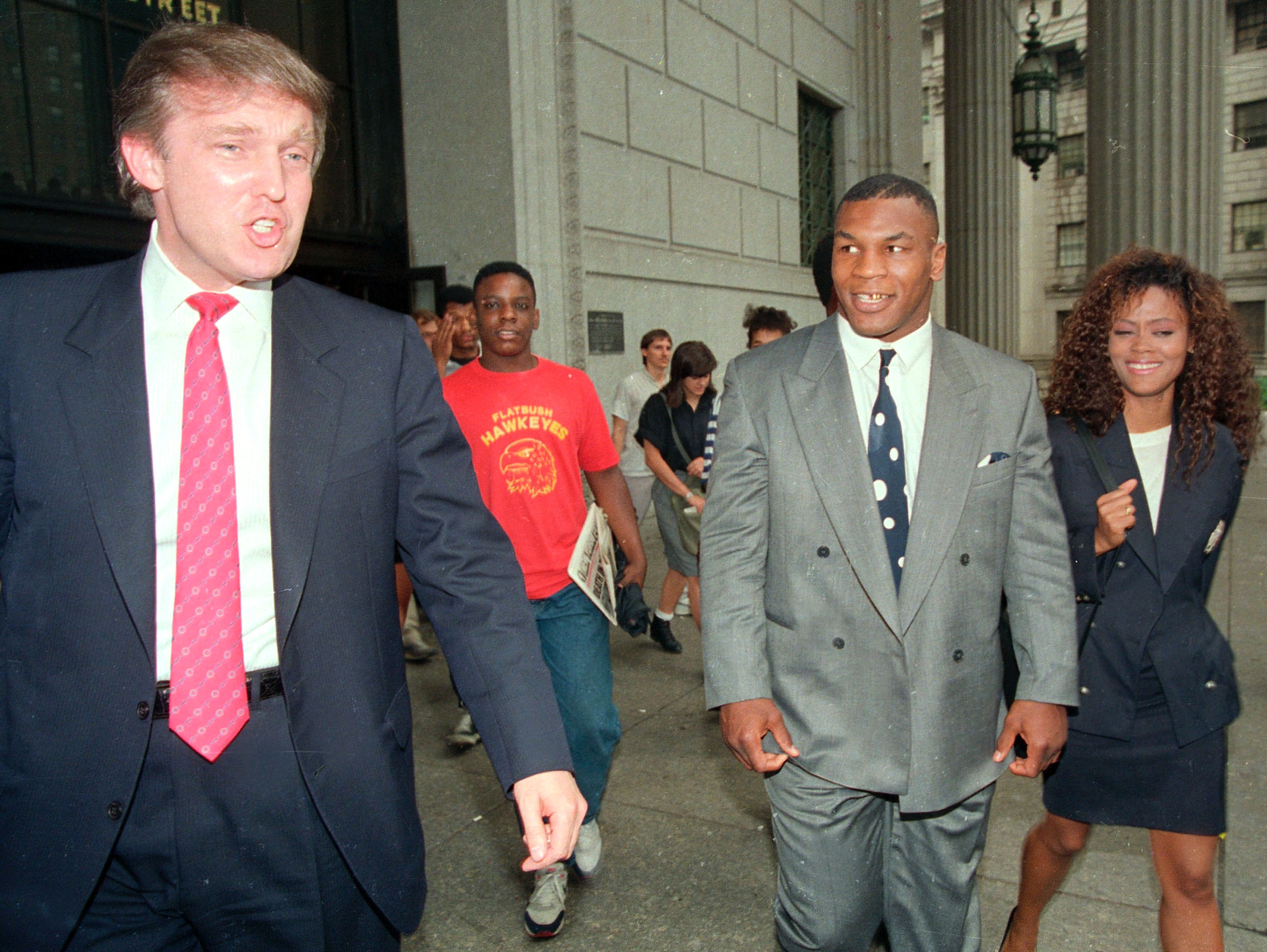 donald trump posing with celebrities