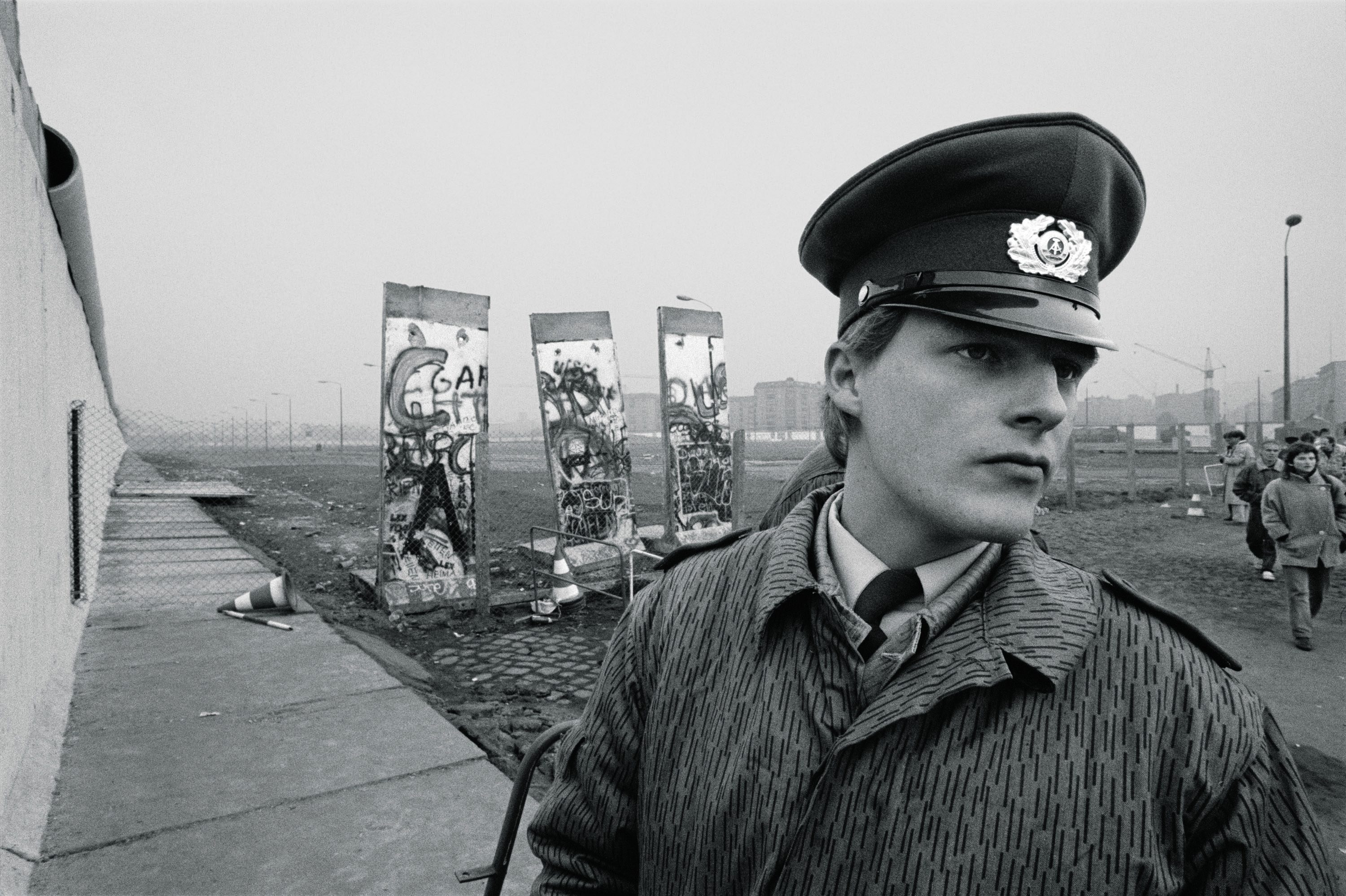 East Berliners crossing into the West Berlin on 11