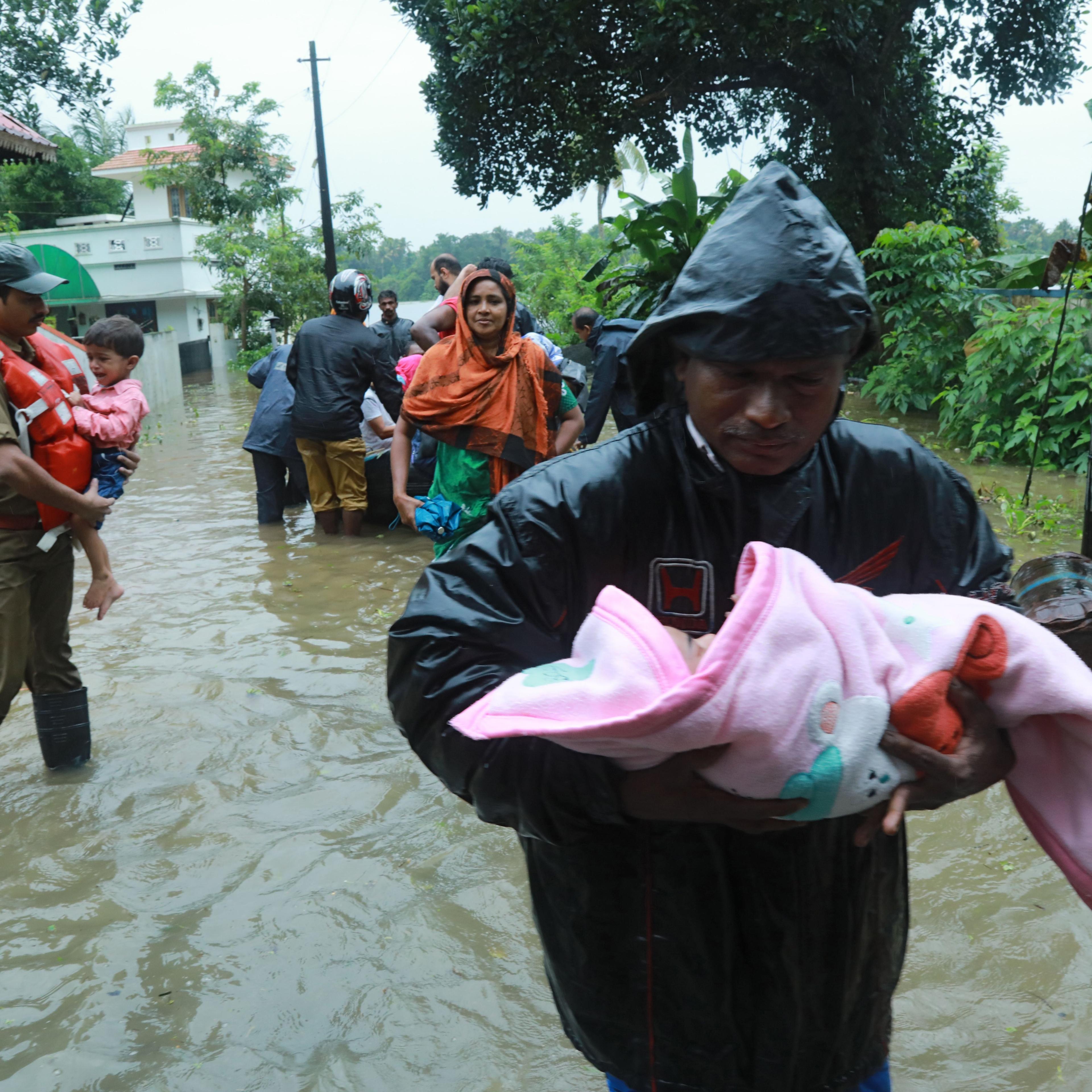 TOPSHOT-INDIA-FLOOD-AVIATION-WEATHER-KERALA