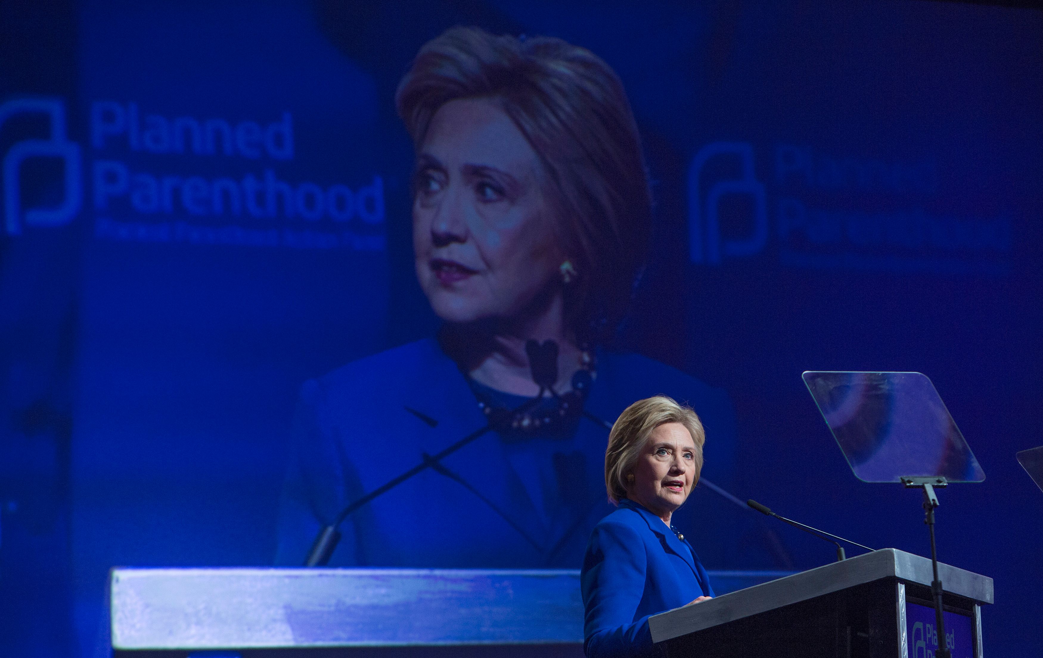 US-VOTE-DEMOCRATS-CLINTON