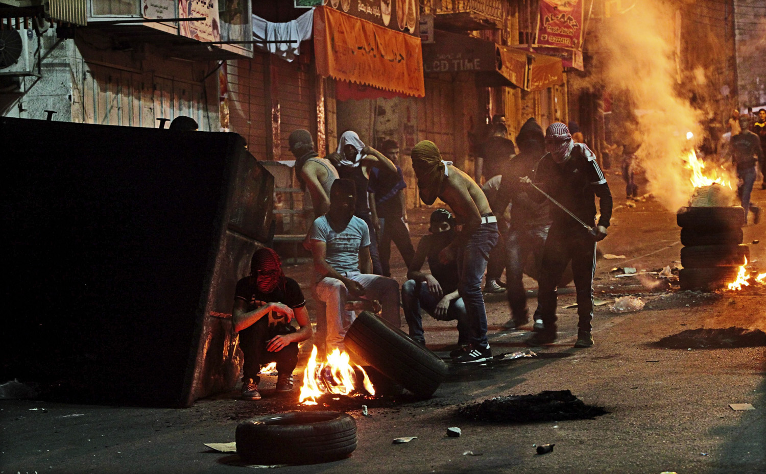 Palestinians clash with Israeli soldiers