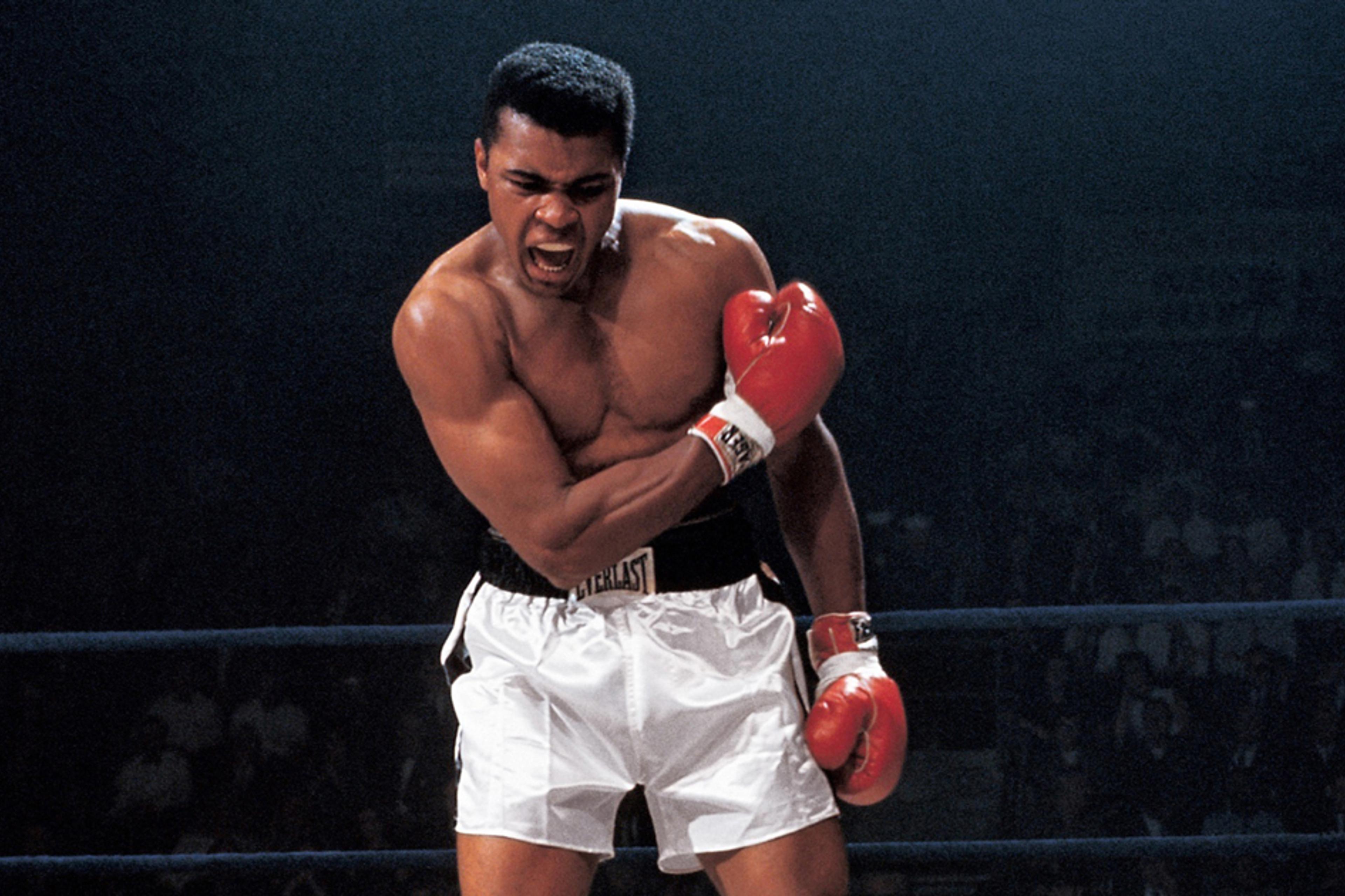 Muhammad Ali Dead: Photo of Fight vs. Sonny Liston